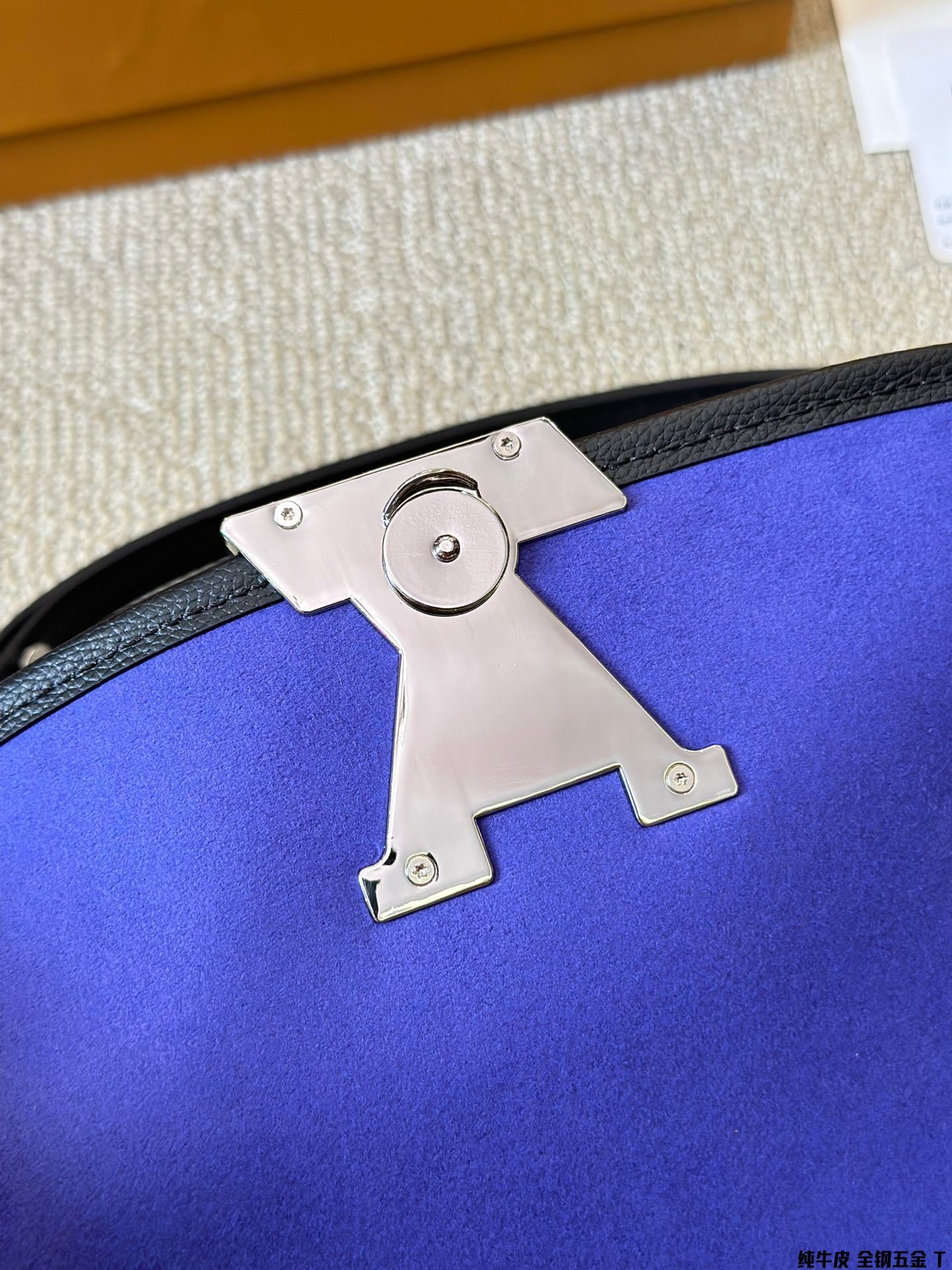 louis-new-arrvial-buci-bag-size-24-5-15-5-9-cm-8918