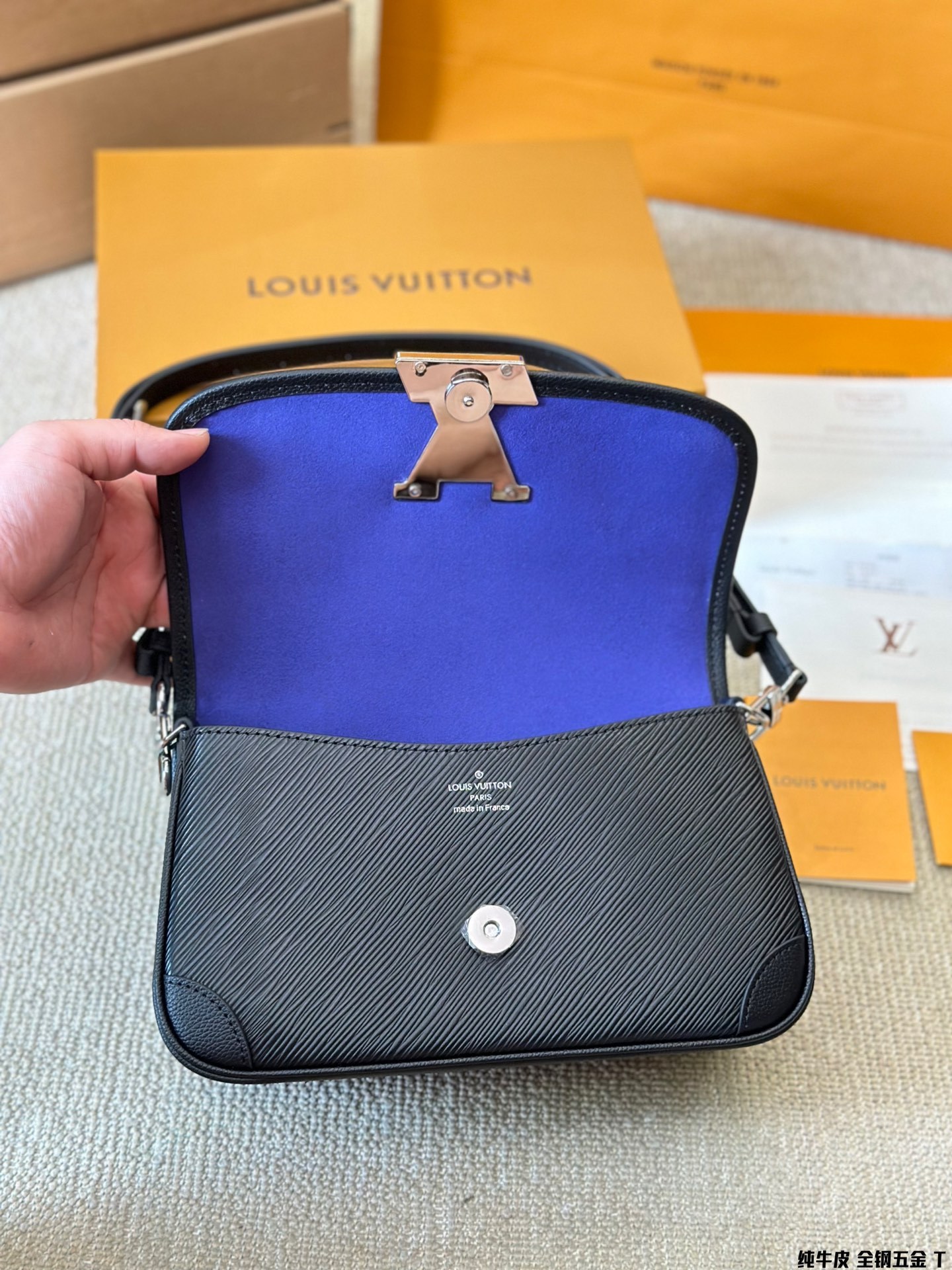 louis-new-arrvial-buci-bag-size-24-5-15-5-9-cm-8918