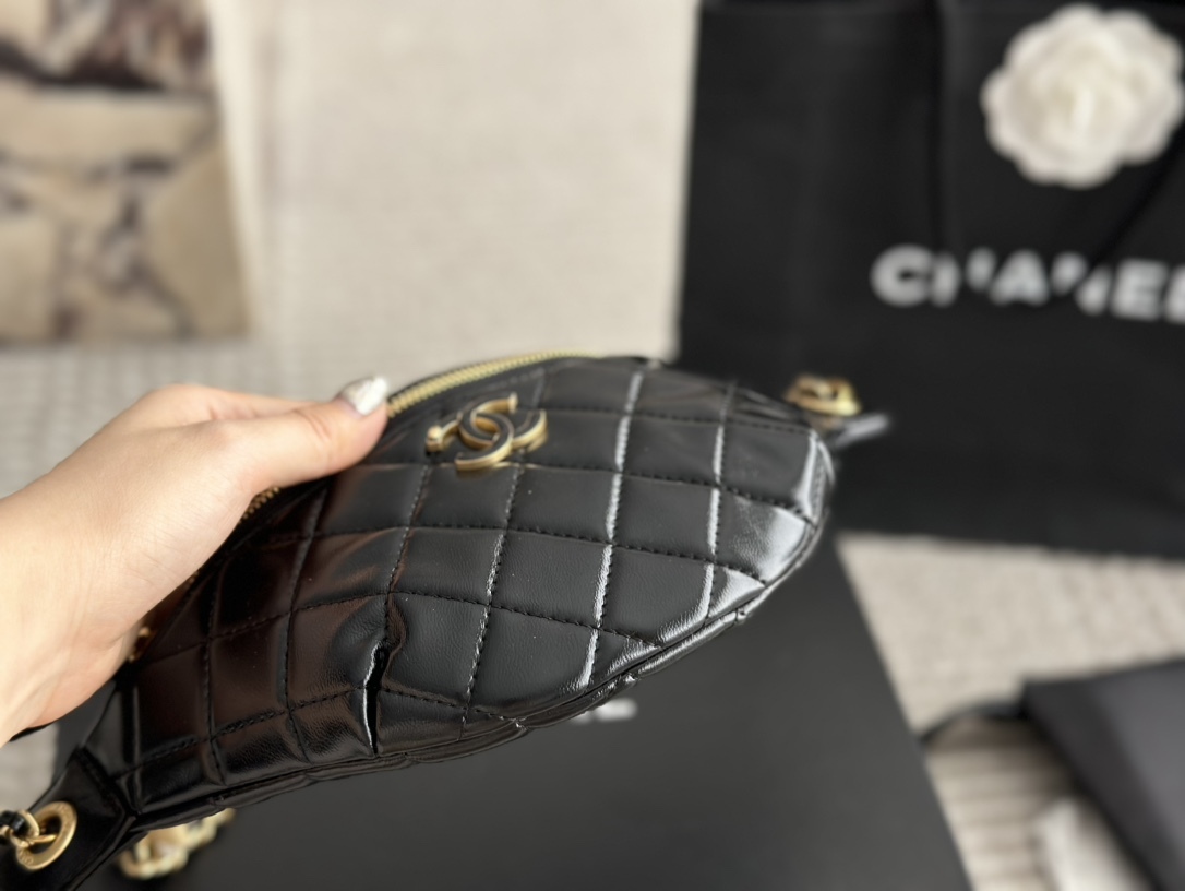 cc-new-arrival-bumbag-crossbody-bag-size-23-13-cm-4682