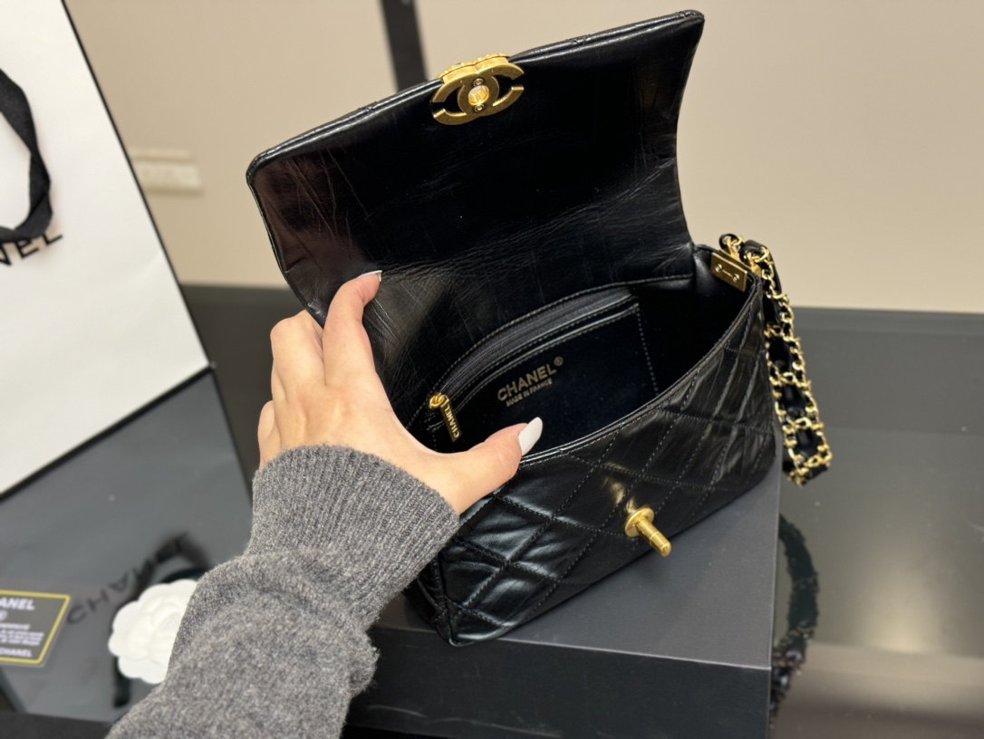 Cc new arrival bag size: 20*15 cm