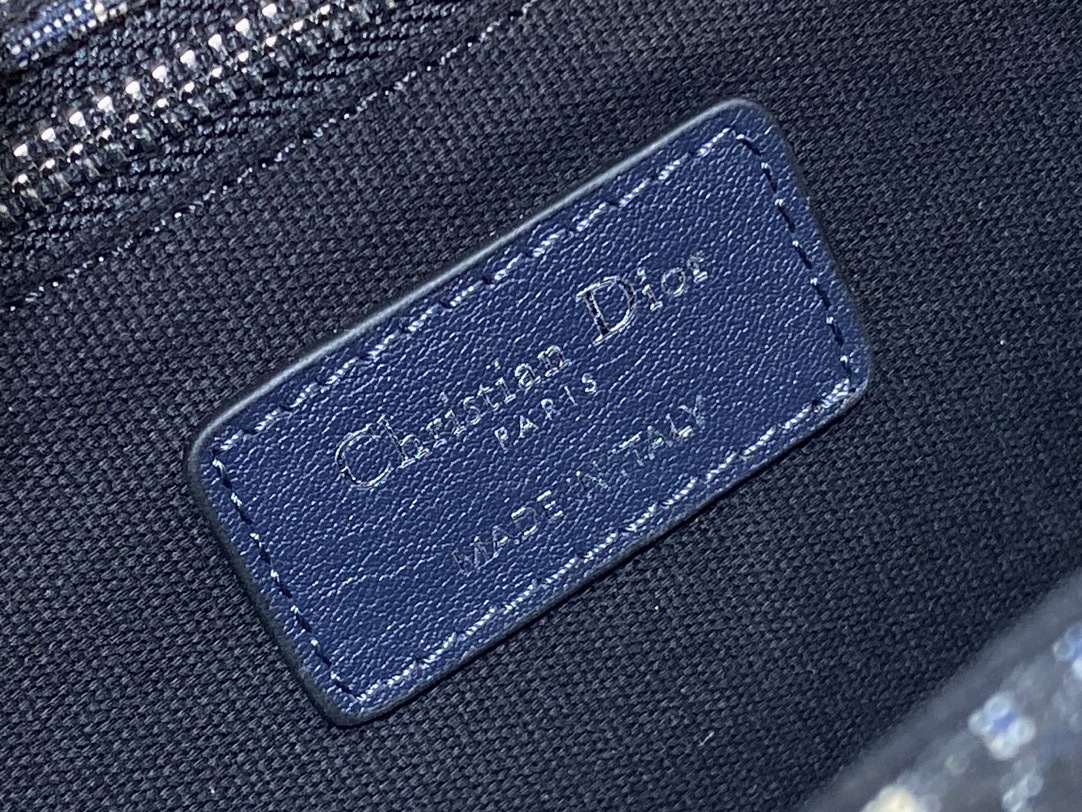 cc-new-arrival-denim-tote-bag-size-34-37-cm-9249