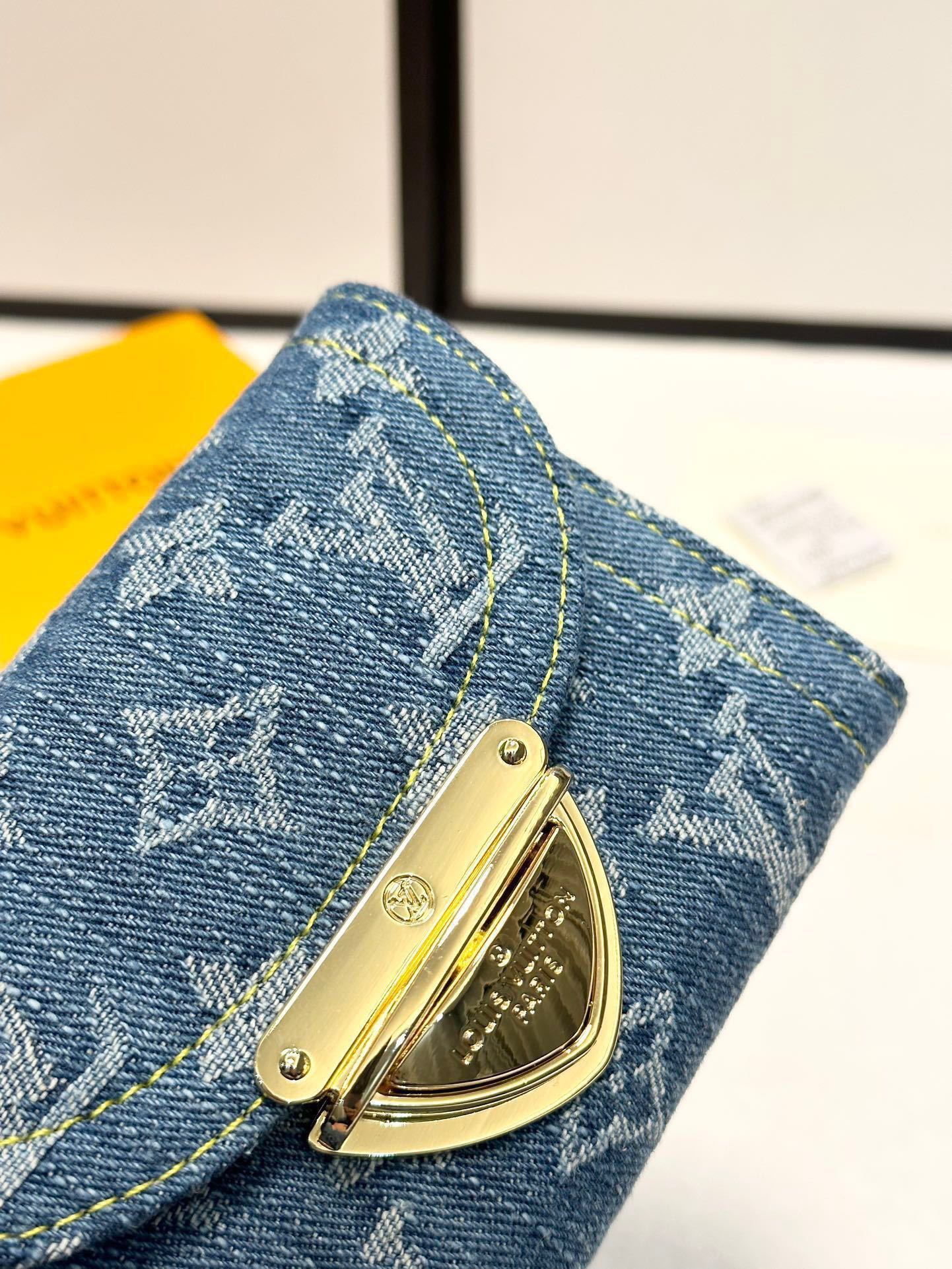 Louis new arrival denim wallet size: 12*9.5 cm