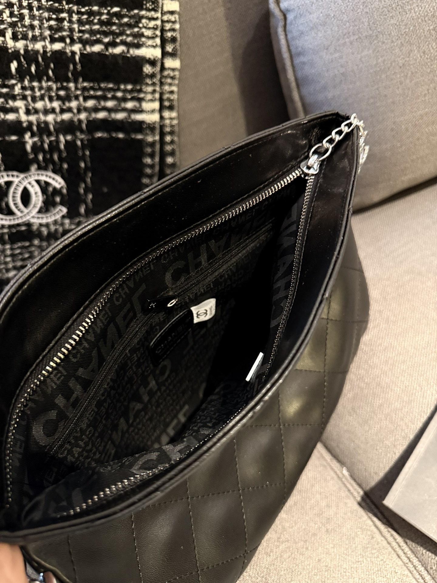 cc-new-arrival-hobo-bag-size-30-cm-1633