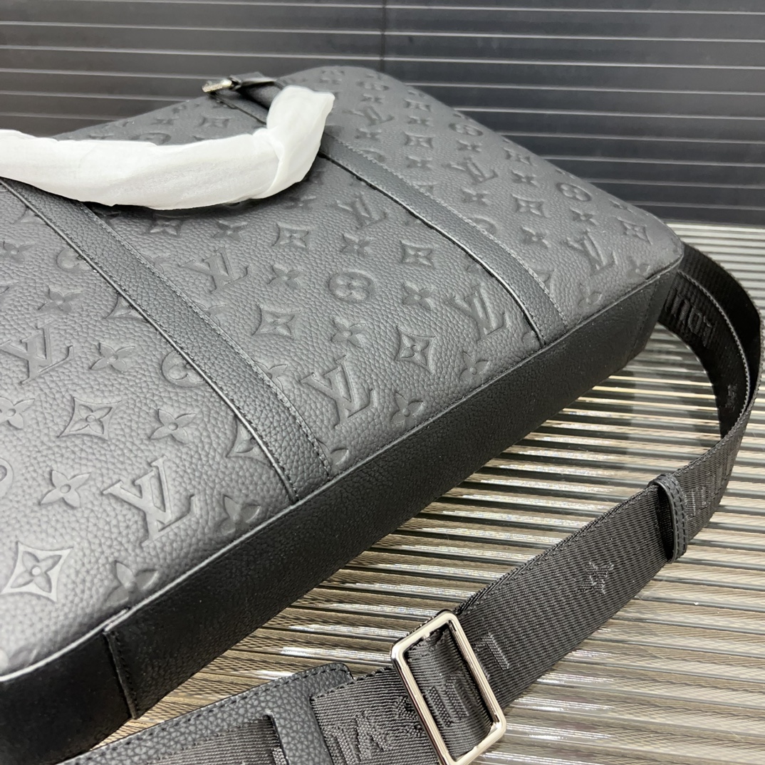 Louis new arrival briefcase laptop bag size: 28*38 cm