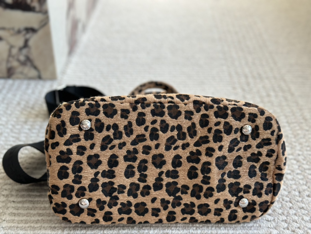 Pra new arrival tote bag 006  size:30 * 20cm