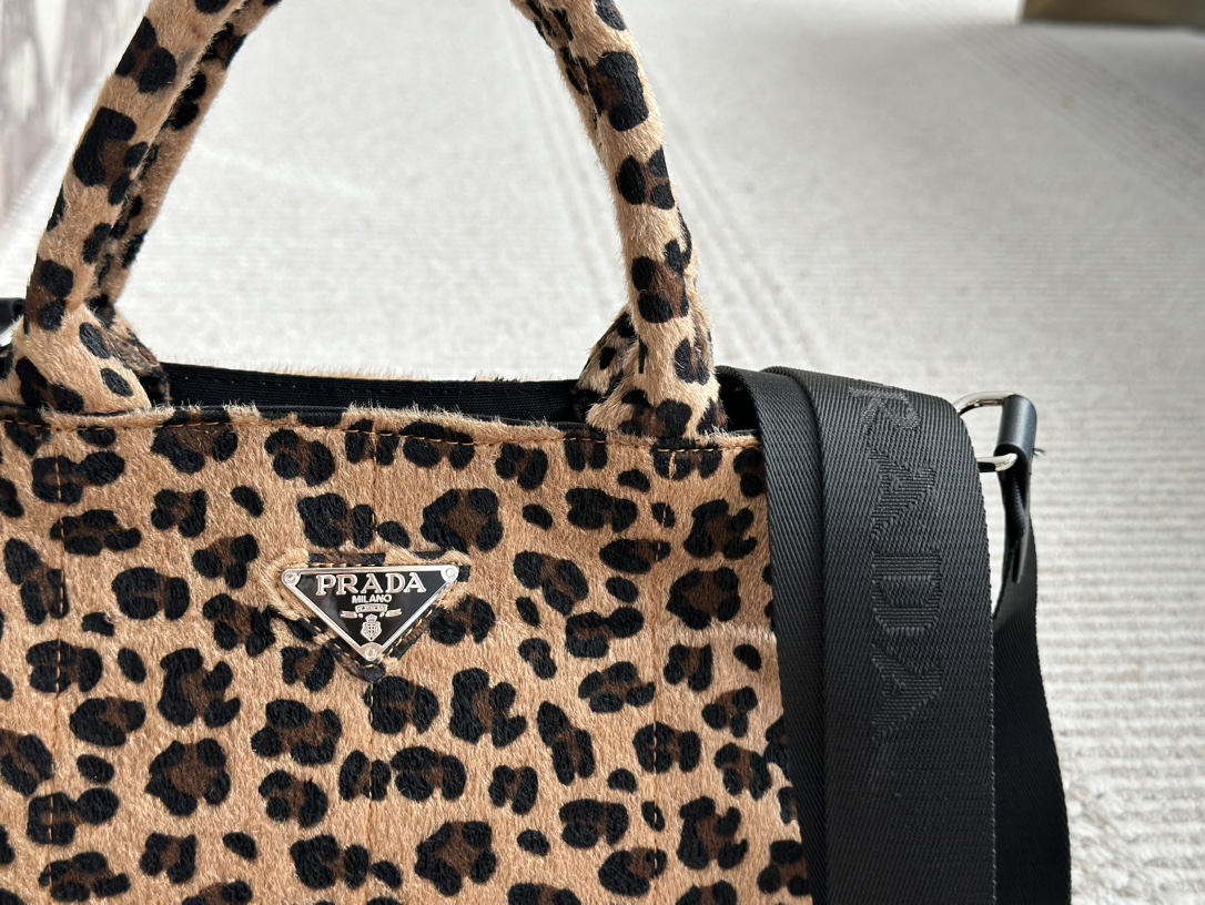 Pra new arrival tote bag 006  size:30 * 20cm