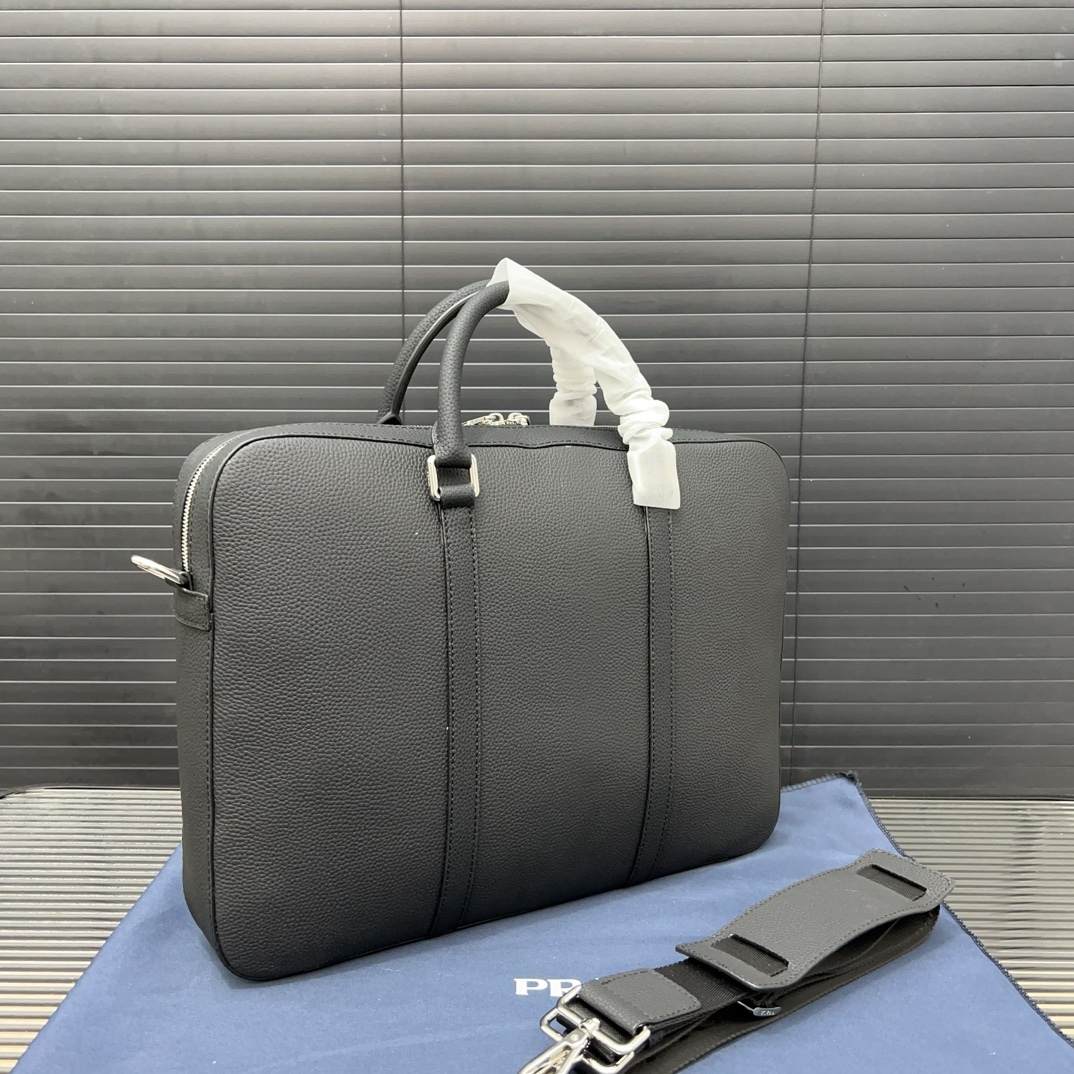 Pra new arrival briefcase laptop bag size: 38*28 cm
