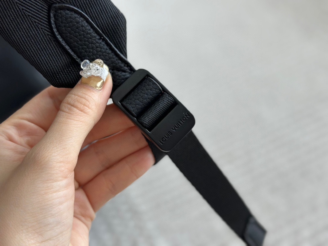 louis-new-arrival-men-backpack-bag-008-size-36-28cm-6356