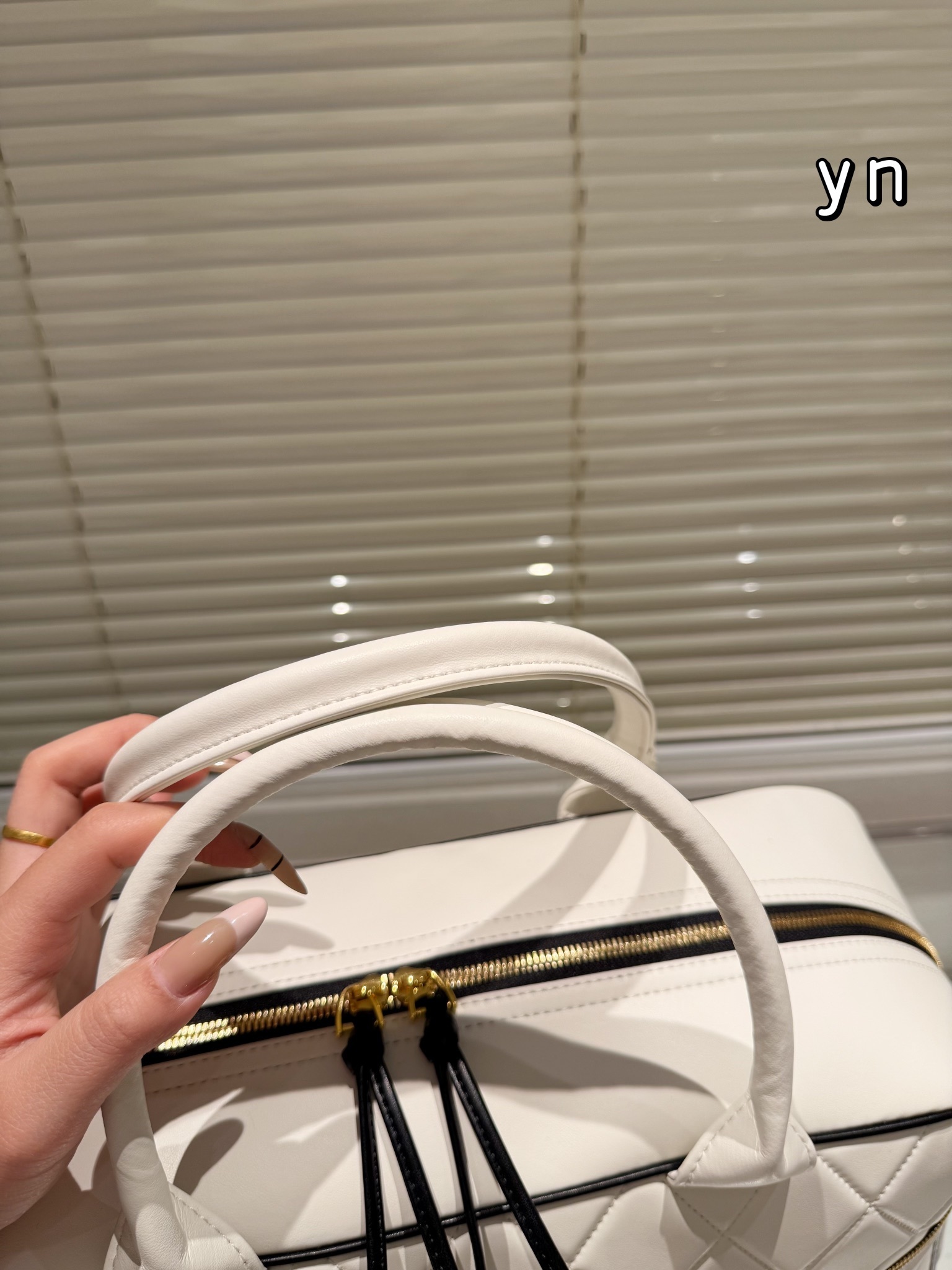 cc-new-arrival-24c-maxi-bag-size-46-27-cm-2134