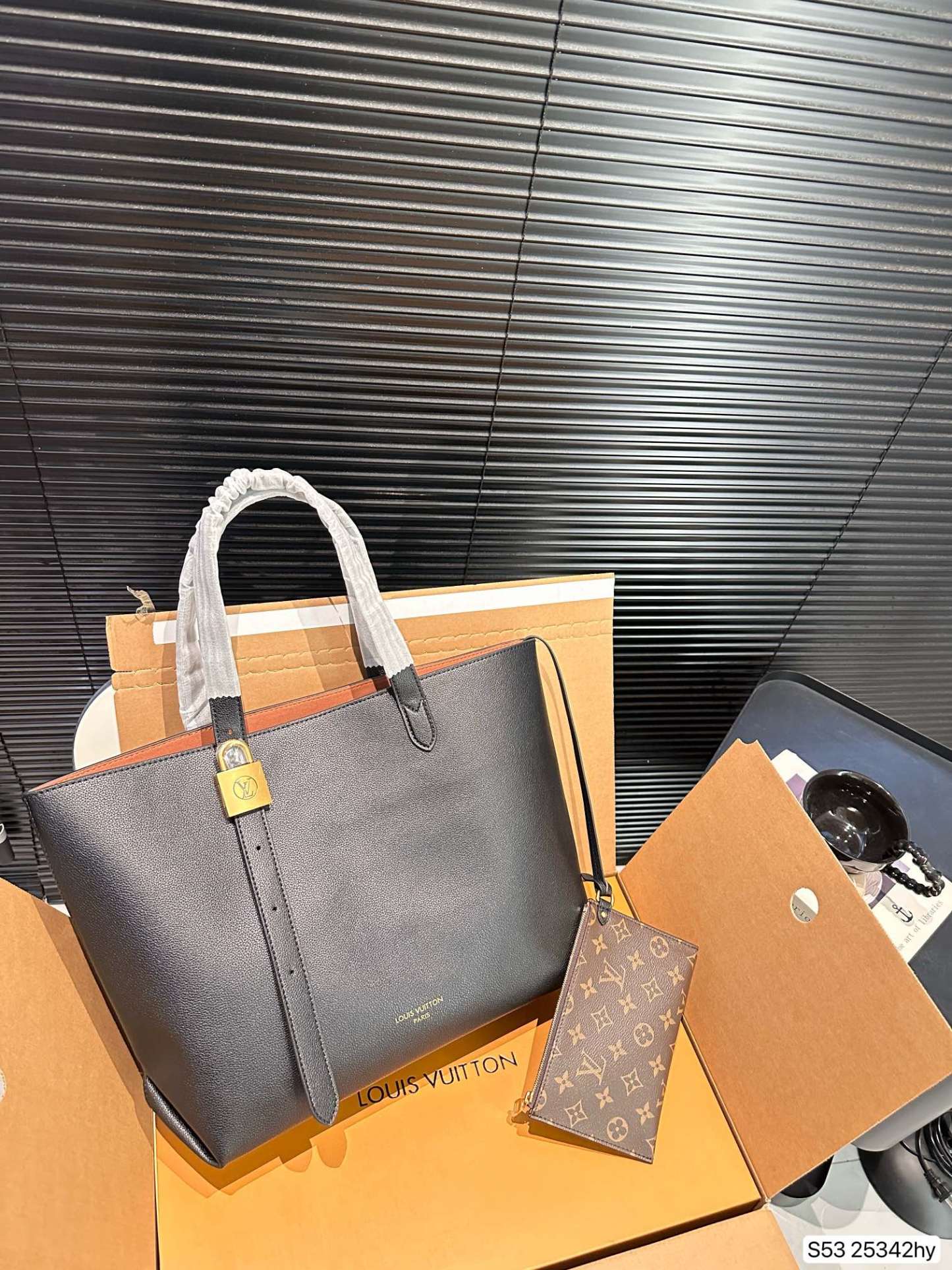 louis-new-arrival-lock-hobo-tote-bag-size-47-31-cm-3516