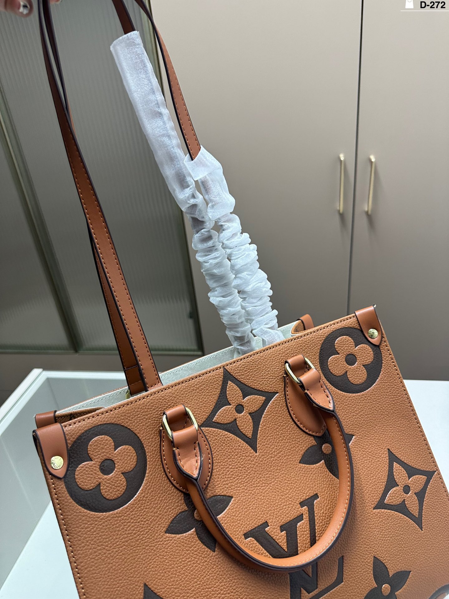 louis-new-arrival-onthego-tote-bag-size-32-15-27-cm-1576