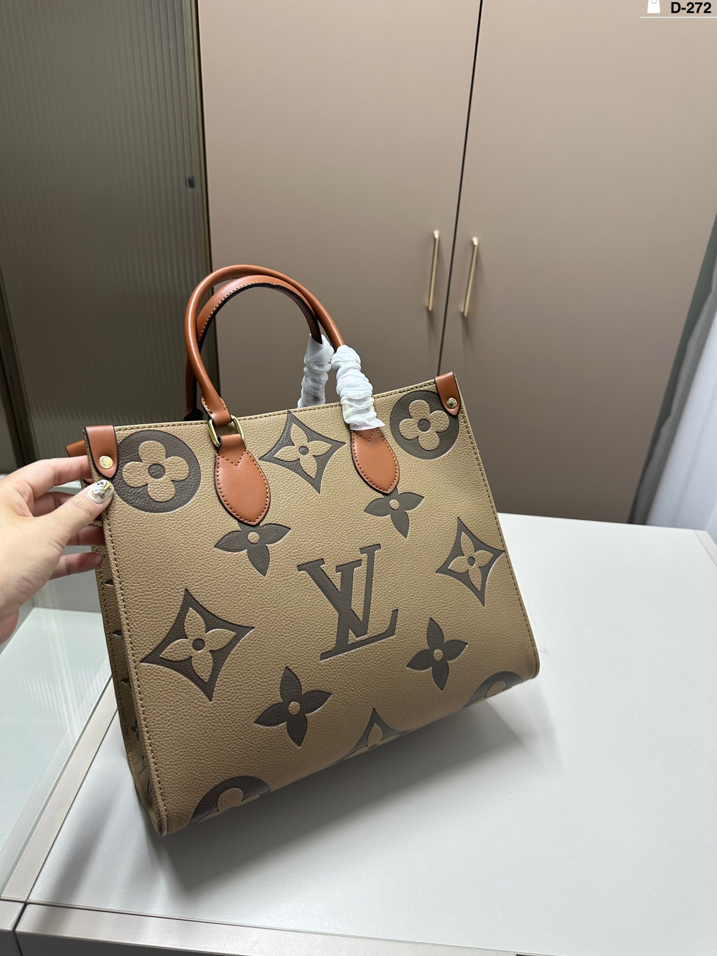 louis-new-arrival-onthego-tote-bag-size-32-15-27-cm-1576