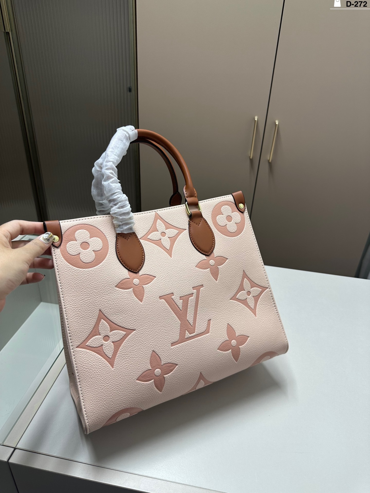 louis-new-arrival-onthego-tote-bag-size-32-15-27-cm-1576