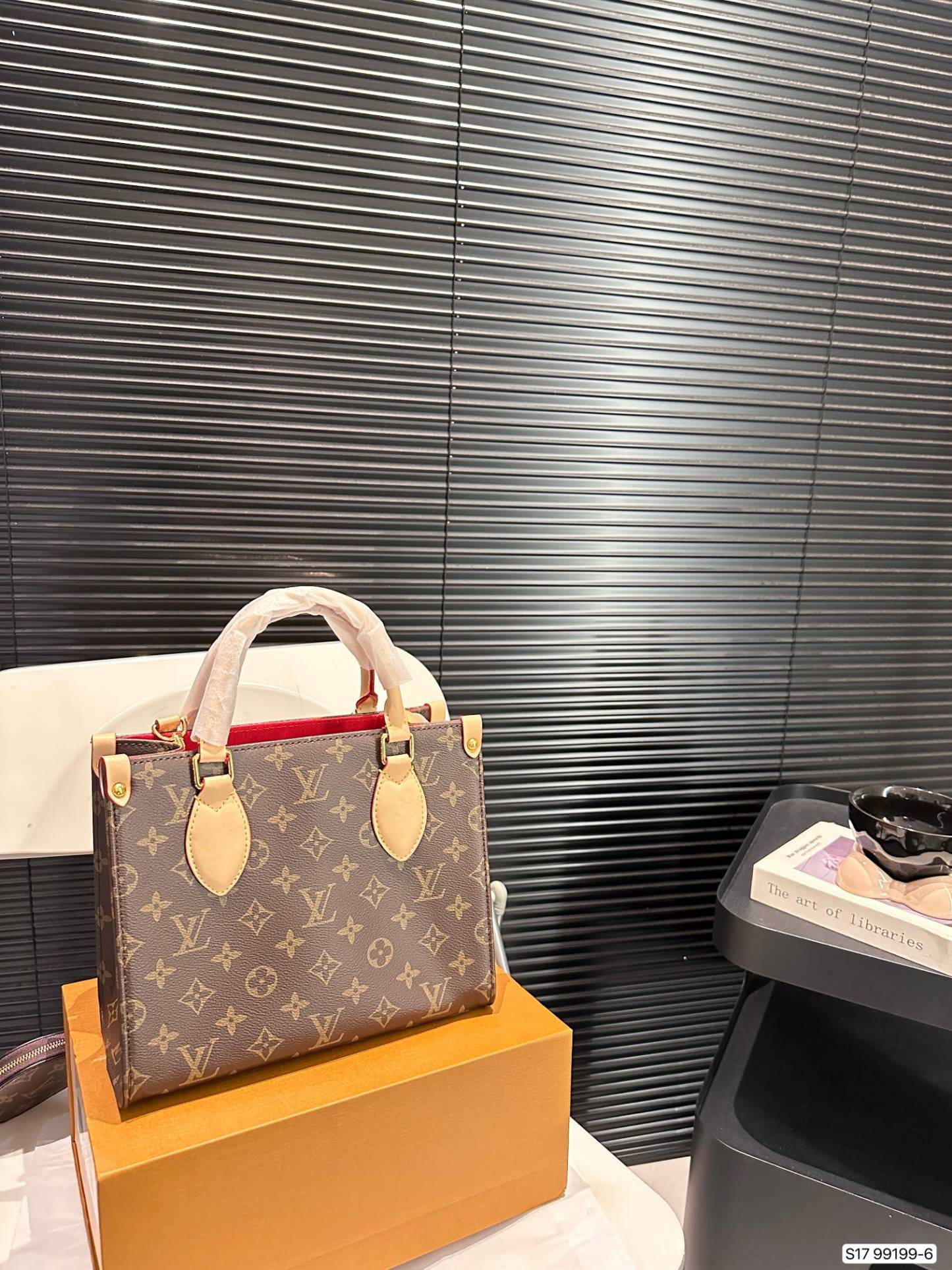 Louis new arrival onthego tote bag size: 25*20 cm