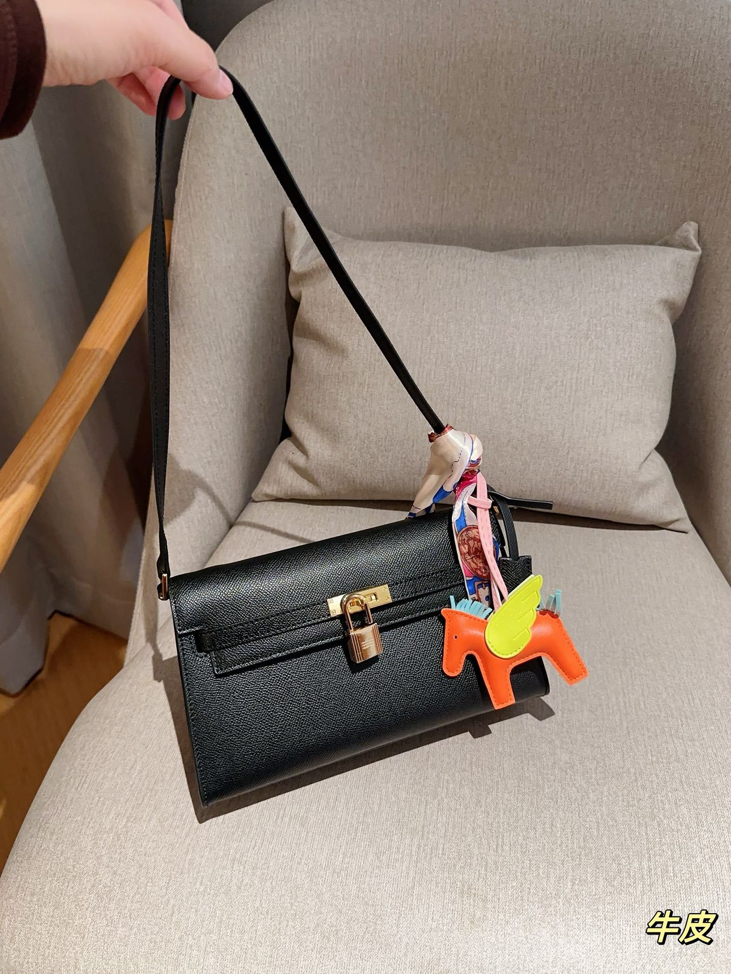 her-kelly-elan-hobo-bag-size-25-15-7-cm-7228