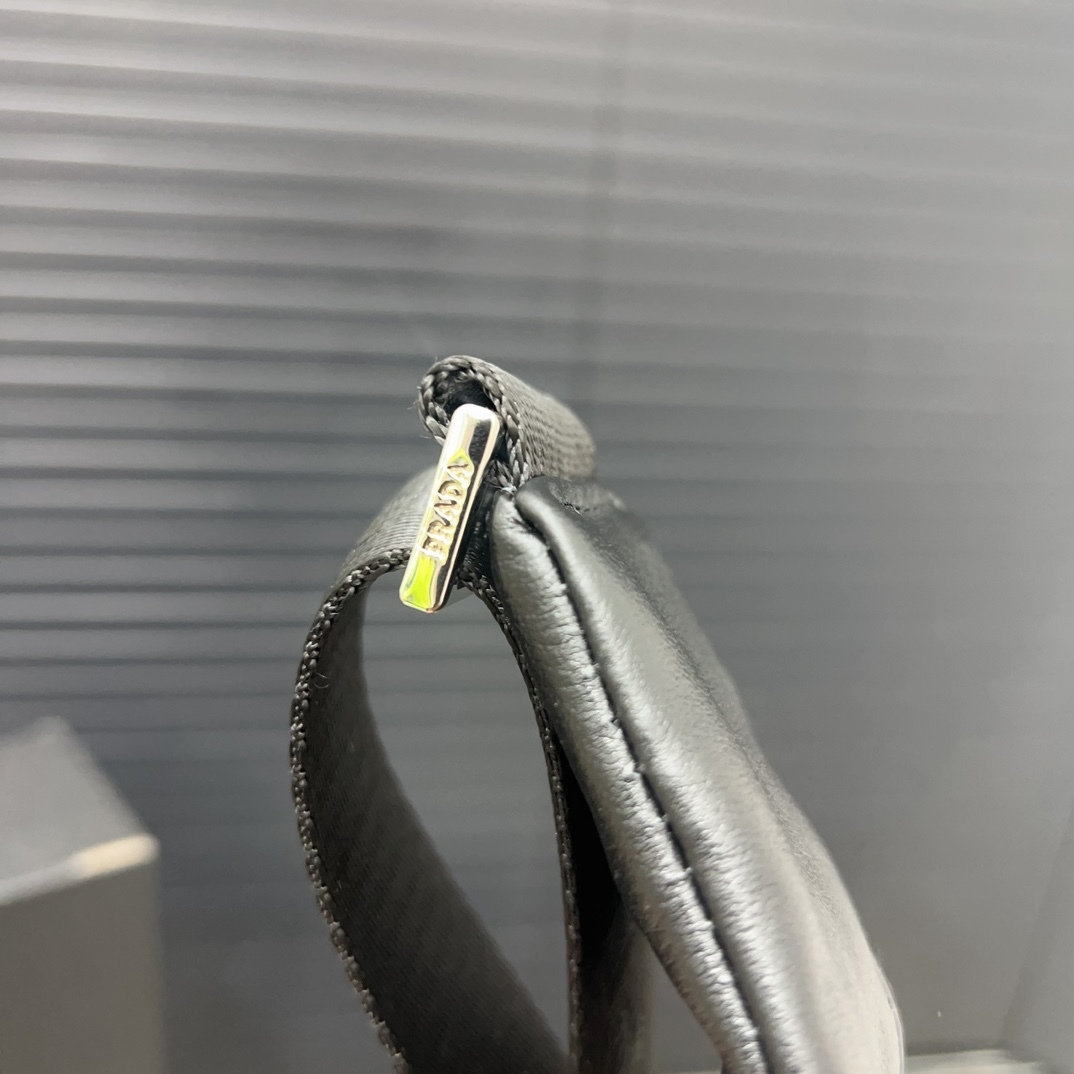 pra-new-arrvial-cross-men-bag-002-size-17-32-cm-6952