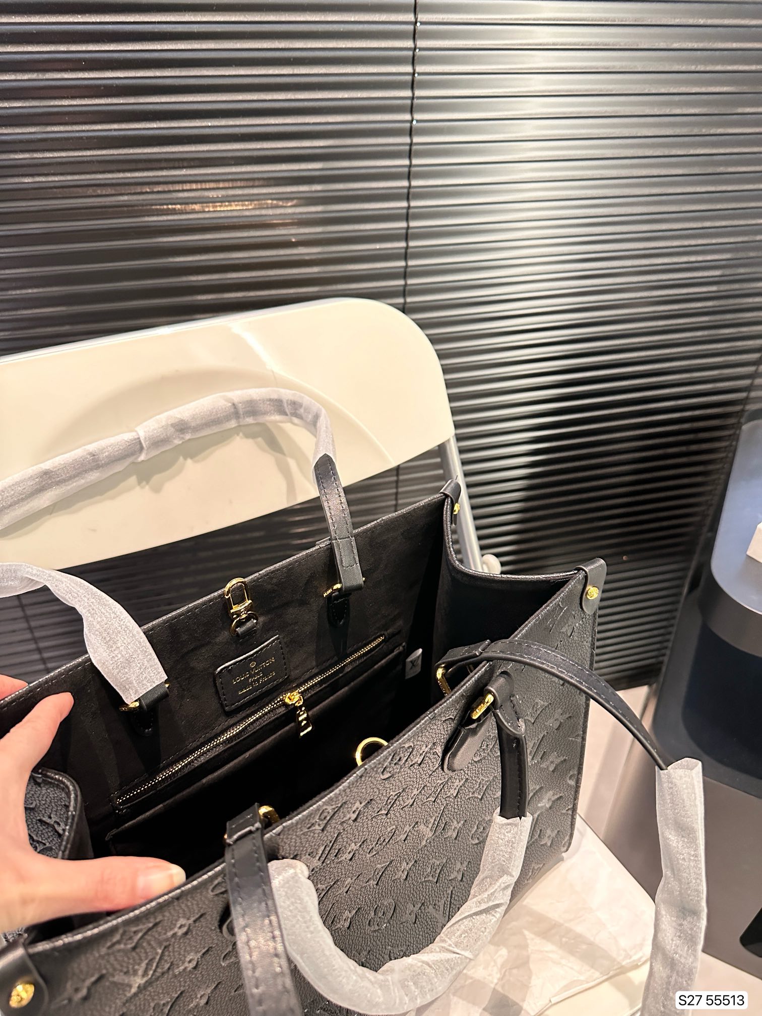 louis-new-arrival-onthego-tote-bag-size-34-27-cm-2879