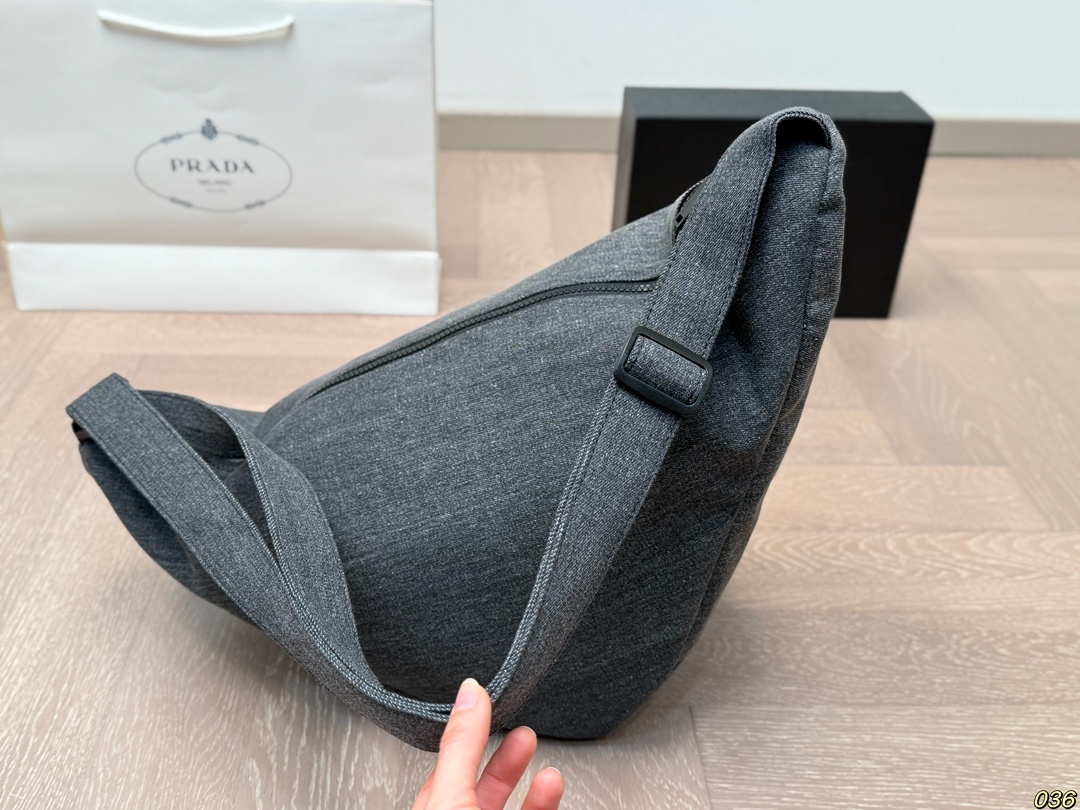 Pra new arrival denim crossbody bag size:50 * 29 cm