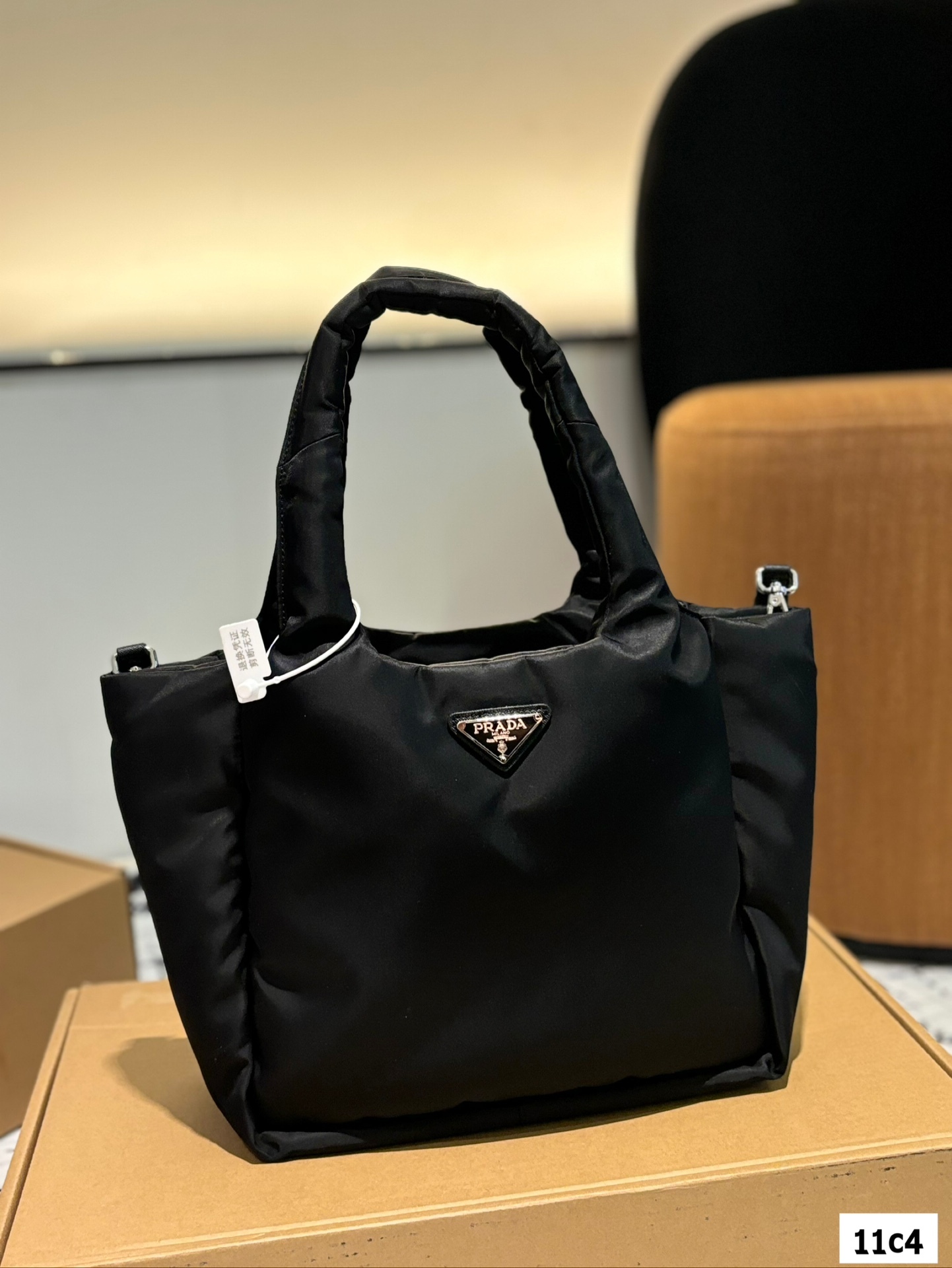 Pra new arrivla bucket tote bag size:30 * 26 cm