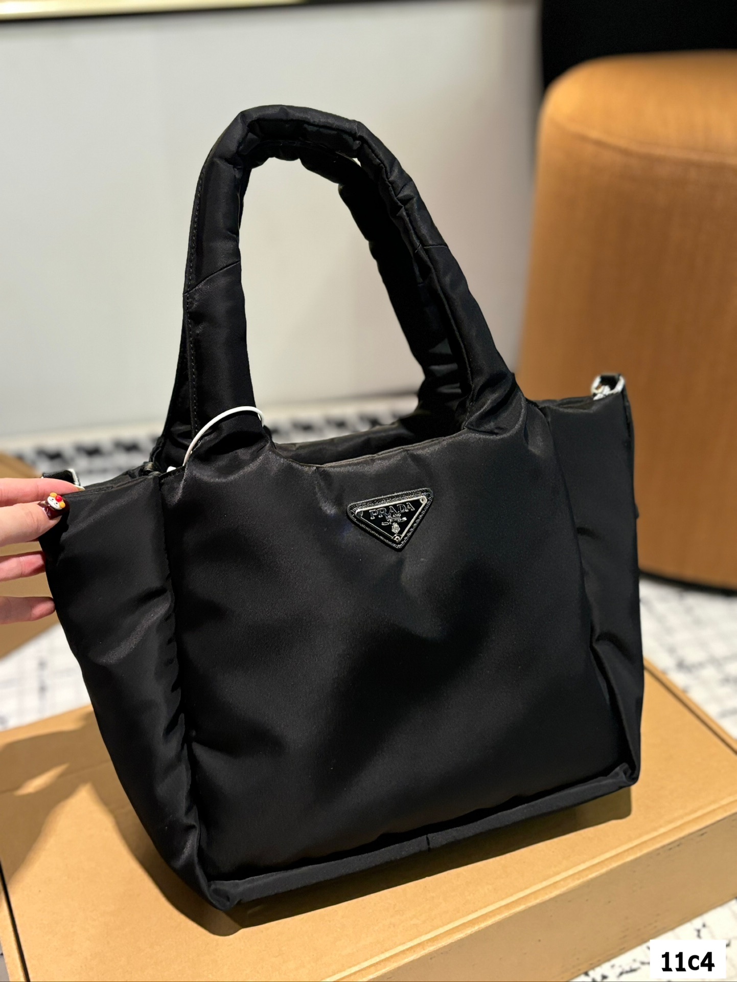 Pra new arrivla bucket tote bag size:30 * 26 cm