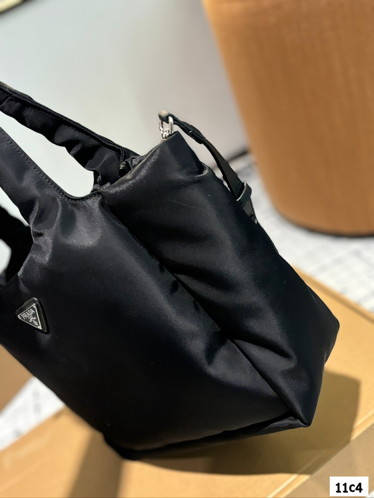 Pra new arrivla bucket tote bag size:30 * 26 cm