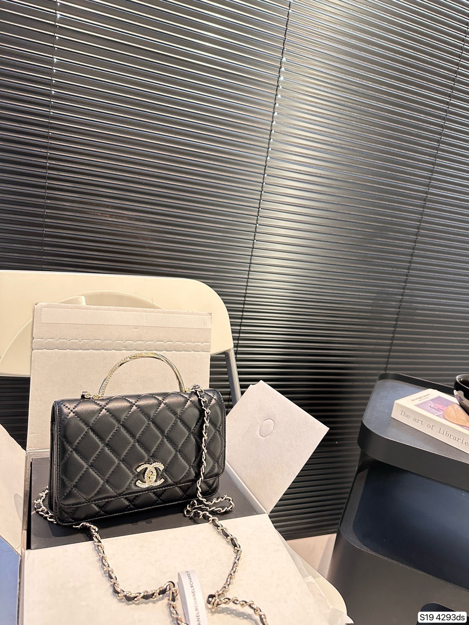 CC new arrival woc handbag size: 19*12.5 cm