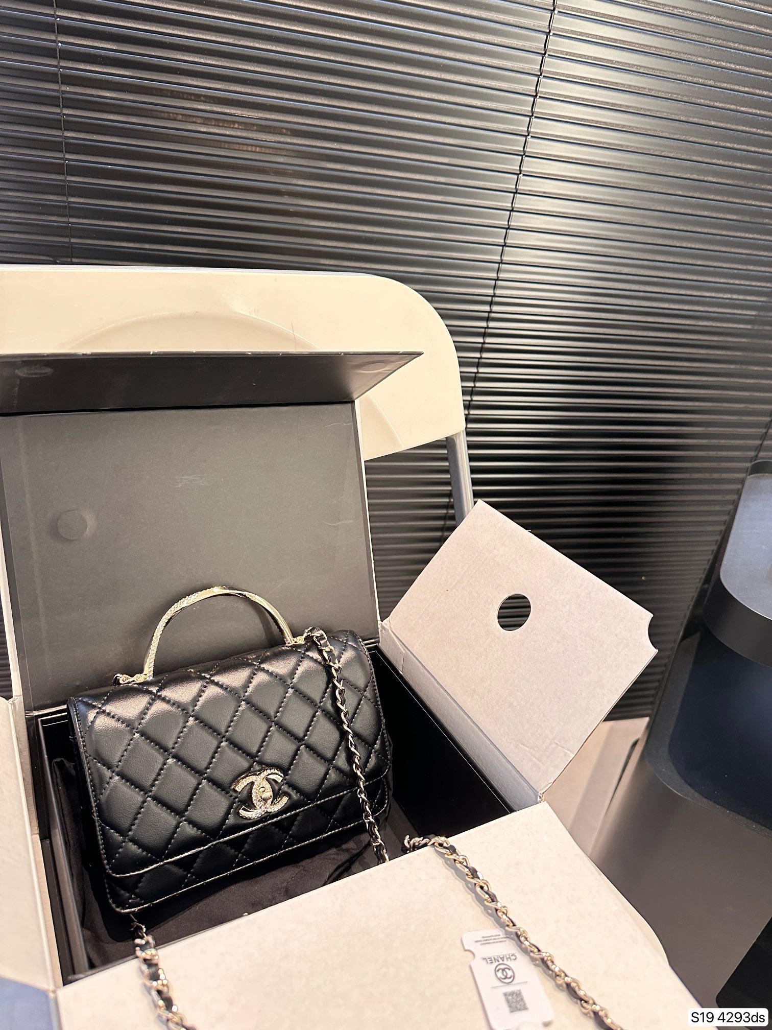 cc-new-arrival-woc-handbag-size-19-12-5-cm-3551