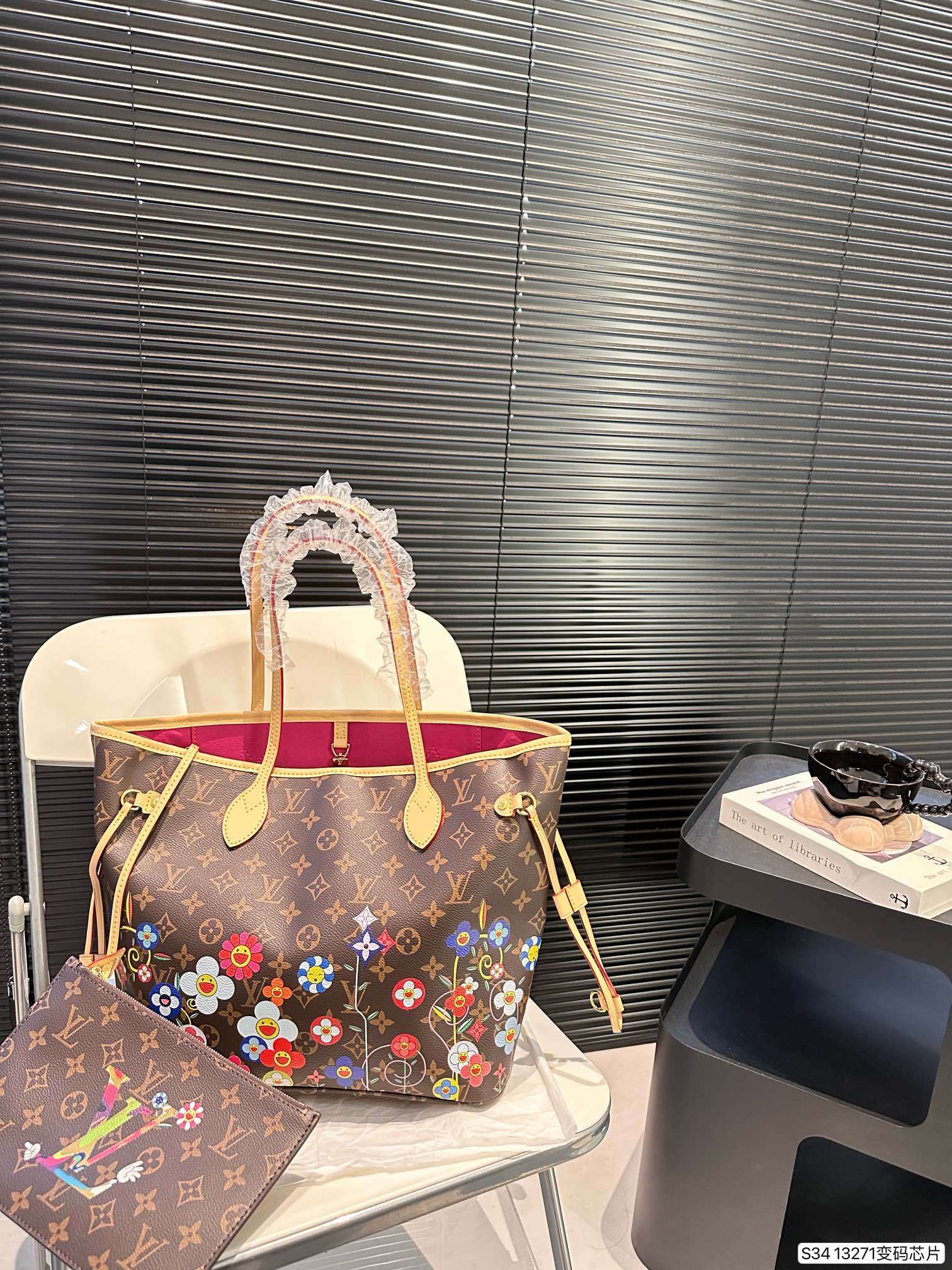 Louis new arrival tote bag size: 32*29 cm