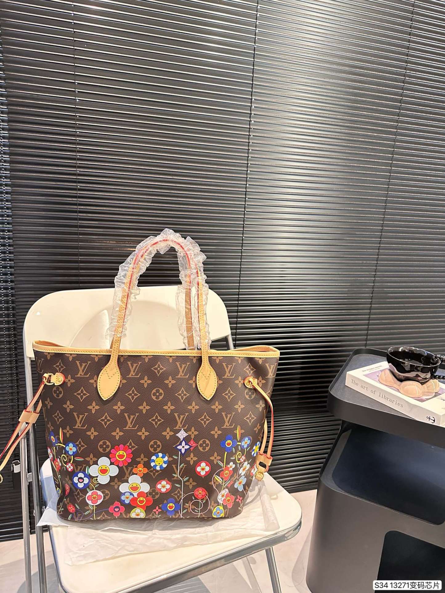 louis-new-arrival-tote-bag-size-32-29-cm-229