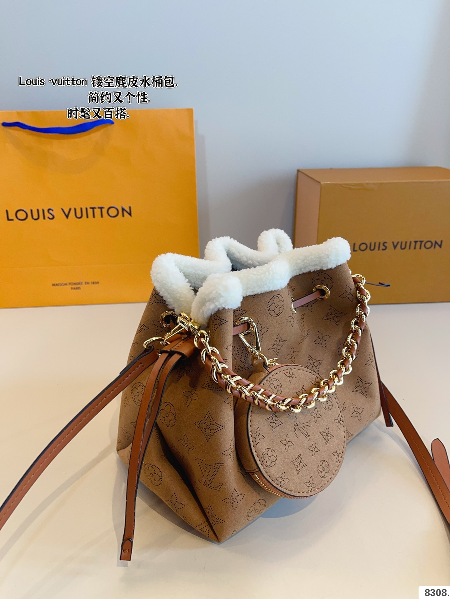 Louis new arrival bucket bag size: 23*14*19cm