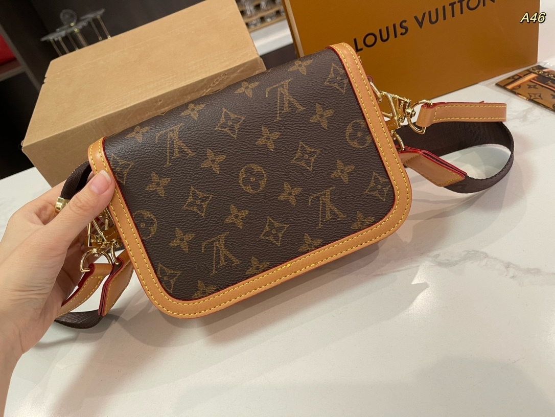 Louis 2025 new arrival bag size: 20*13cm