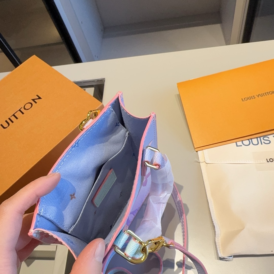 louis new arrival pink mini tote bag size: 14*17*5 cm