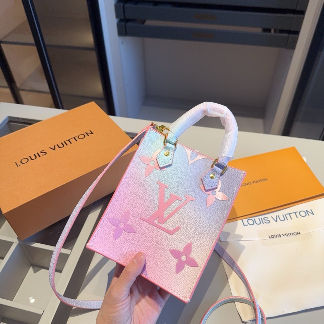 louis new arrival pink mini tote bag size: 14*17*5 cm