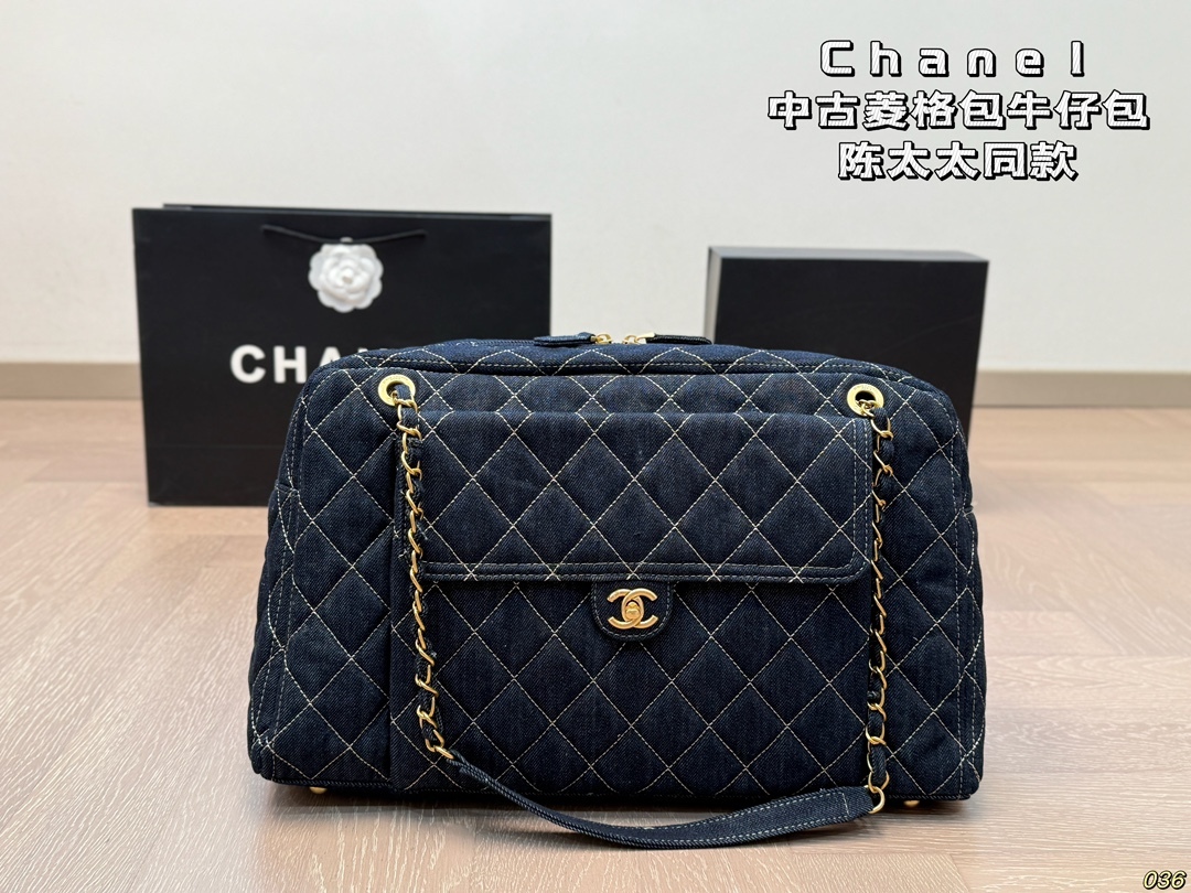 cc new arrival denim bag size；43*26 cm