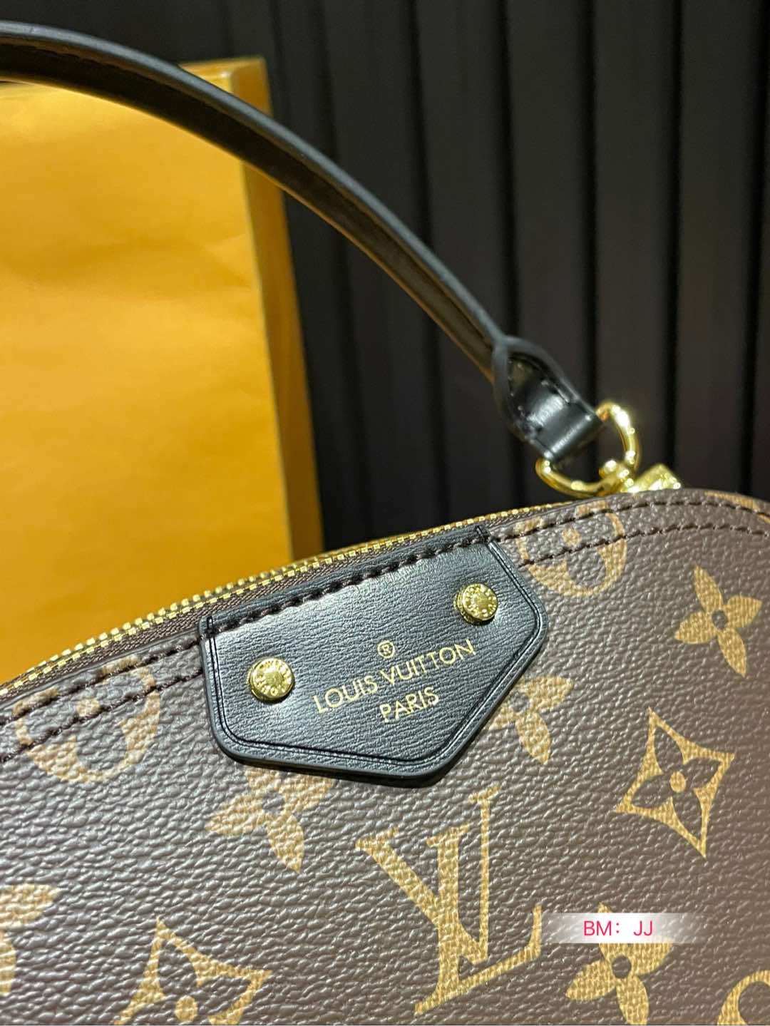 louis-new-arrival-bb-bag-size-24-15-cm-7559