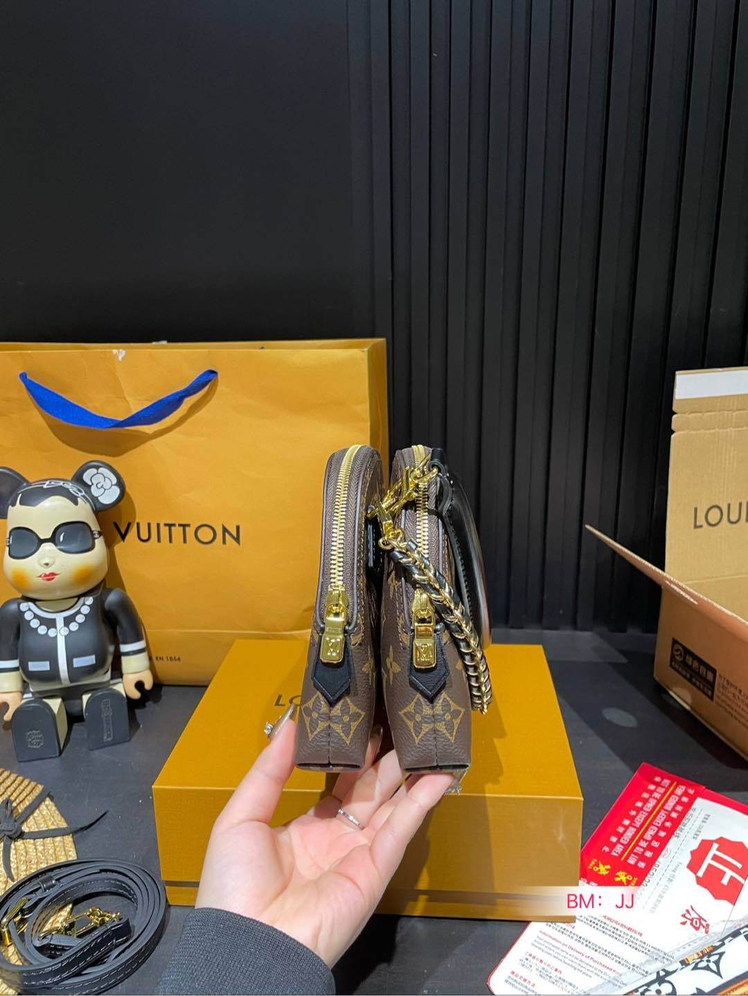 louis-new-arrival-bb-bag-size-24-15-cm-7559