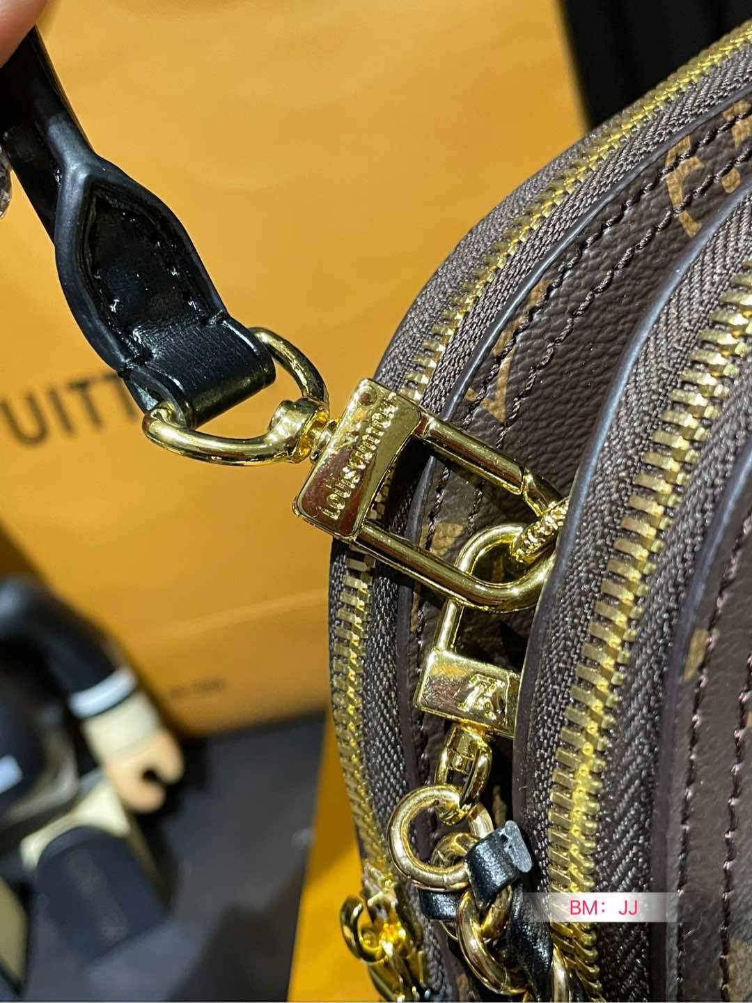 louis-new-arrival-bb-bag-size-24-15-cm-7559