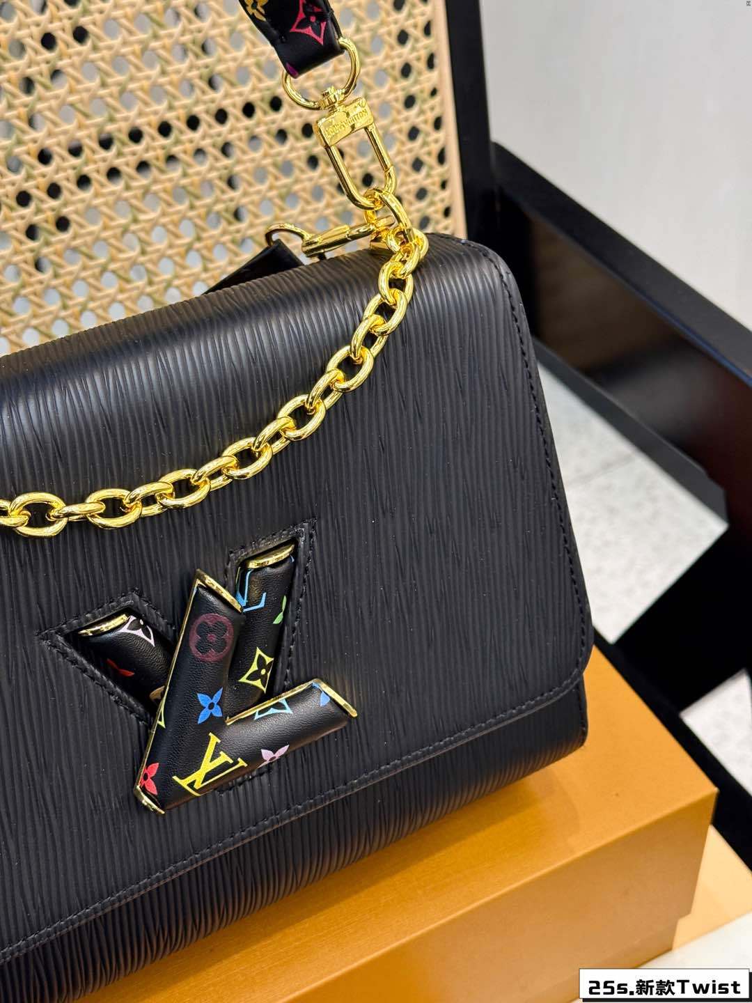 louis-2025-new-arrival-twist-bag-size-23-16cm-976