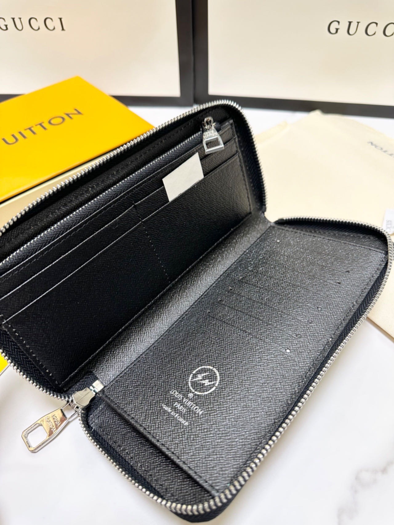 louis-new-arrival-wallet-015-size-20-10-cm-9951