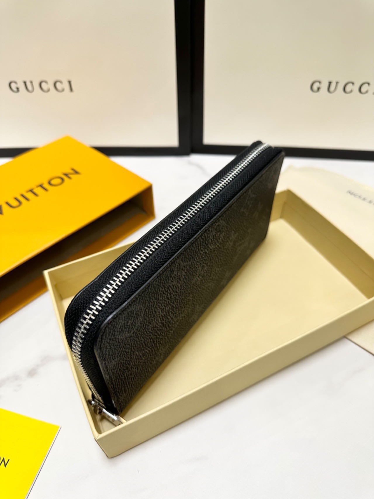 louis-new-arrival-wallet-015-size-20-10-cm-9951