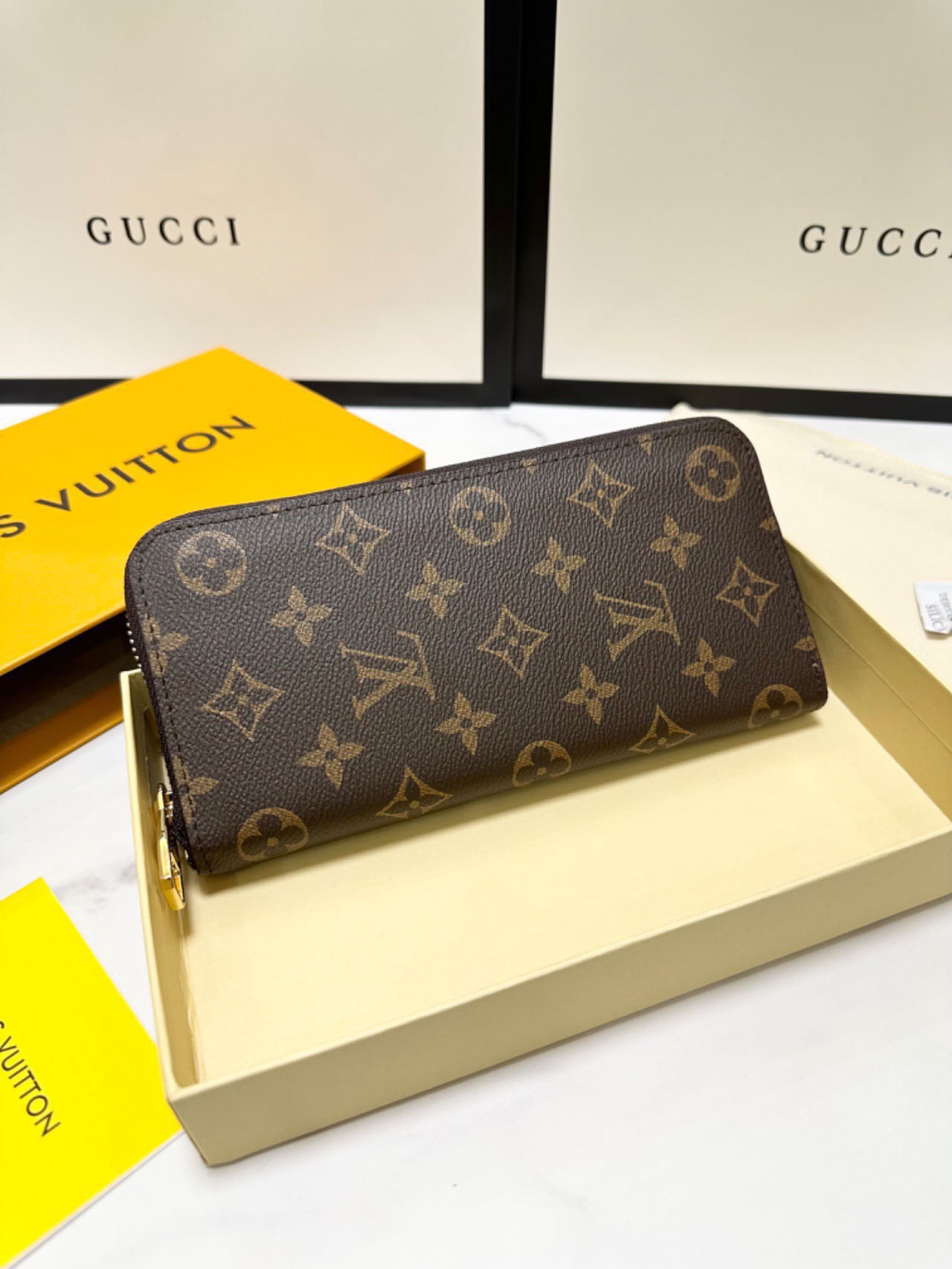 louis-new-arrival-wallet-015-size-20-10-cm-9951