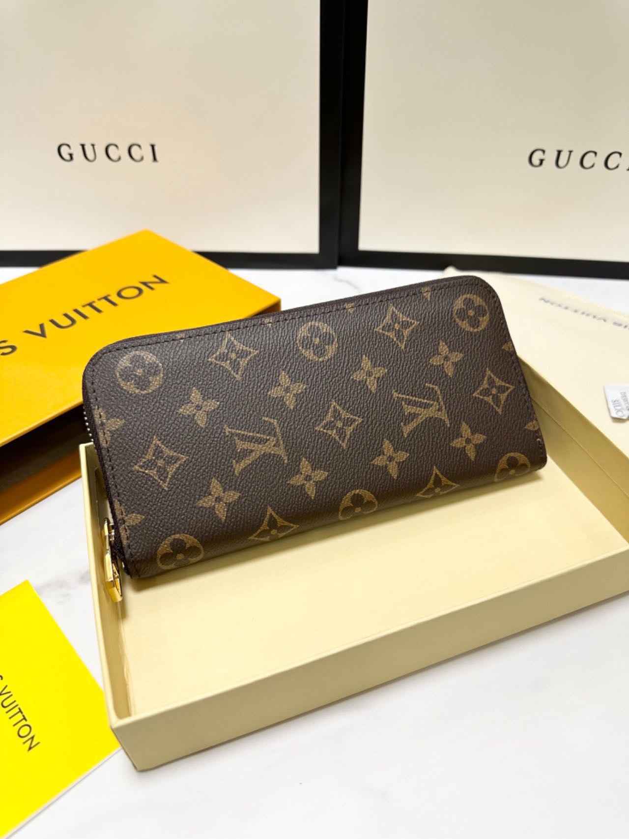 louis-new-arrival-wallet-015-size-20-10-cm-9951