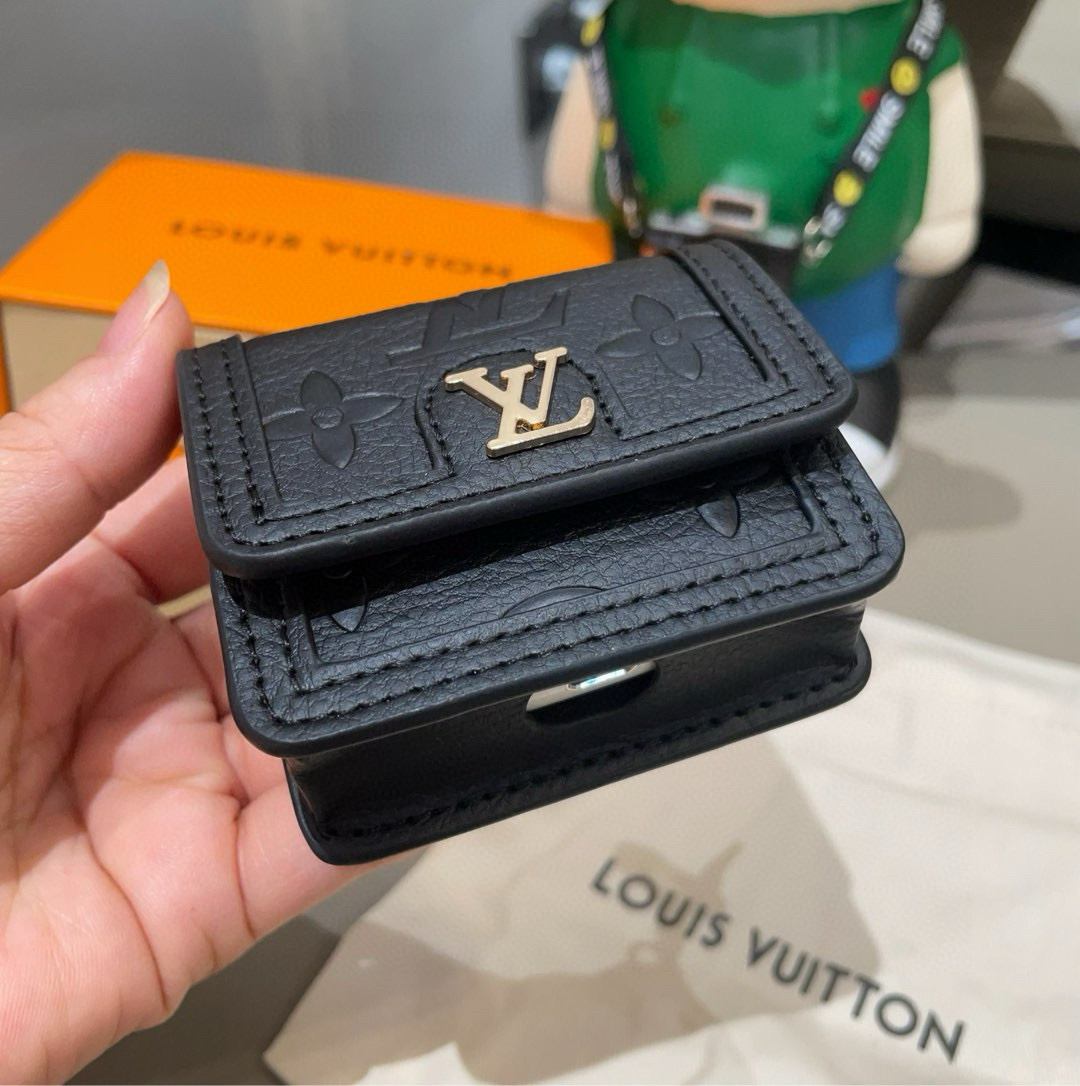 louis-new-arrival-coin-earphone-bag-wallet-002-6696