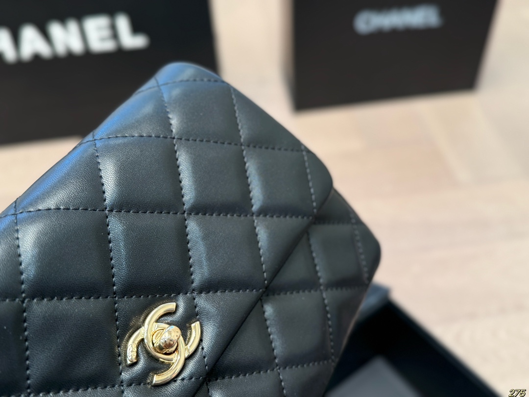 cc-2025-new-arrival-chain-bag-size-22-15-cm-4777