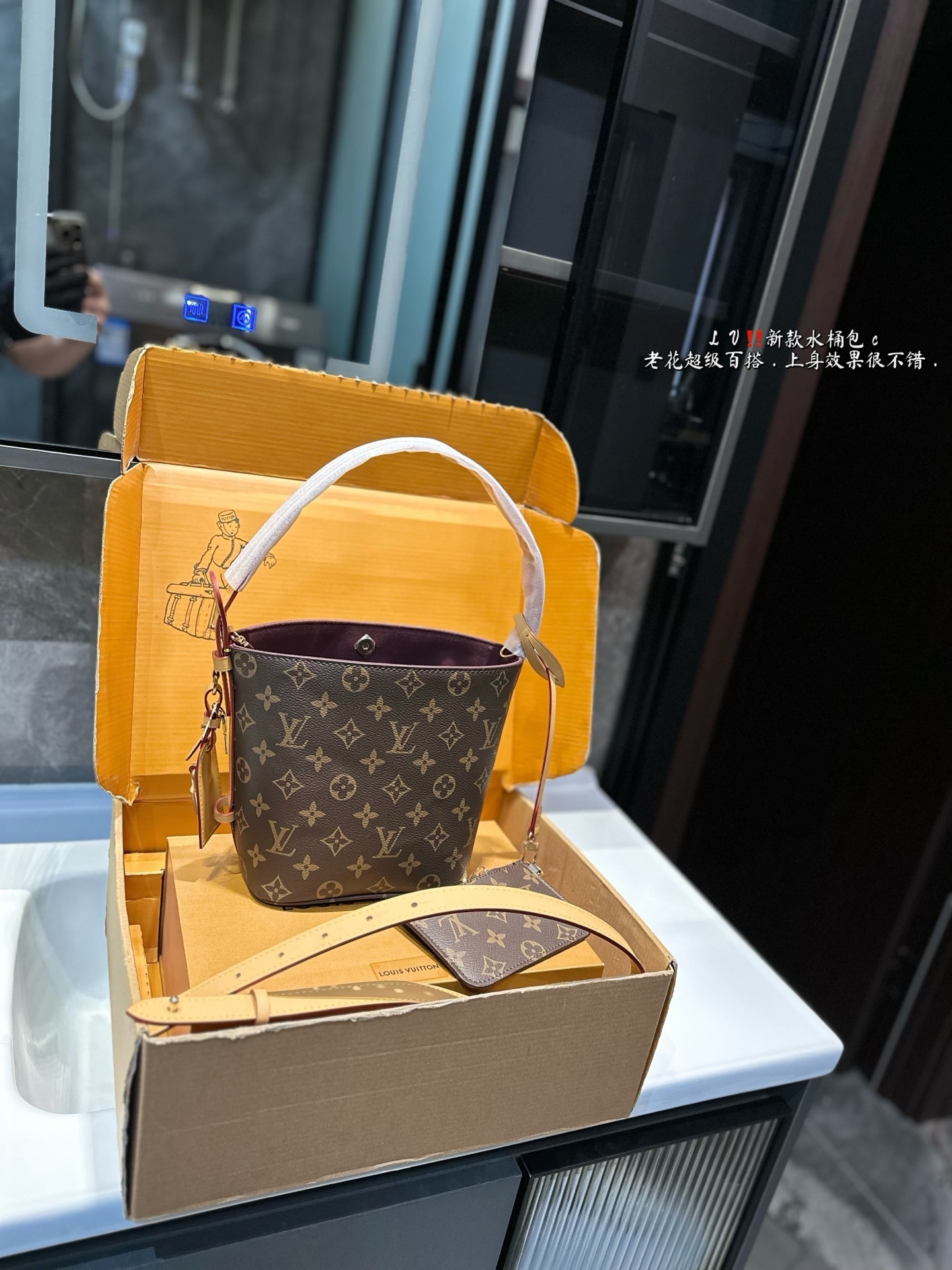 Louis new arrival ALL IN BB bucket bag size:17 * 18.5 cm