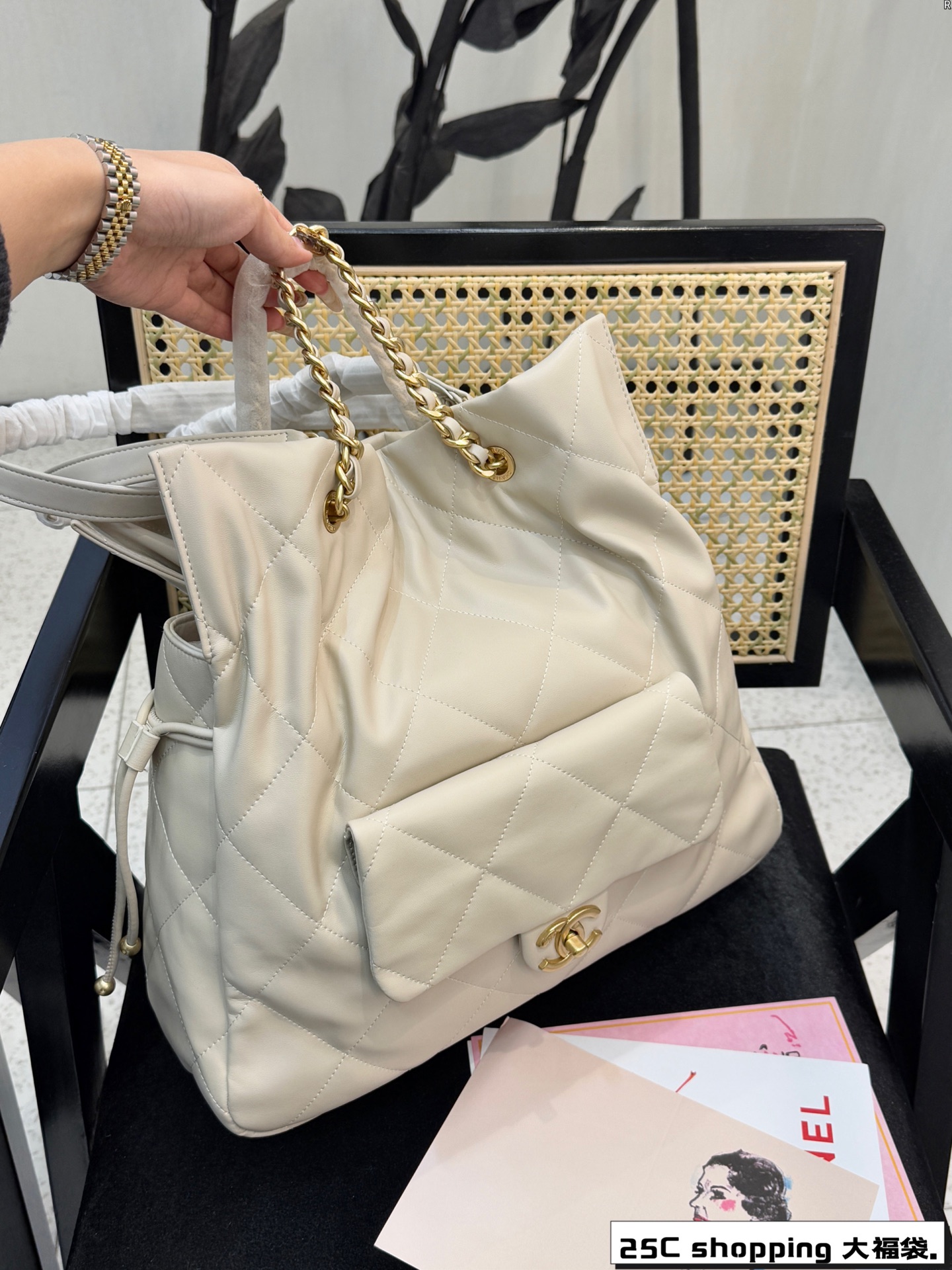 cc-new-arrival-25c-shopping-tote-bag-size-34-33-cm-1945