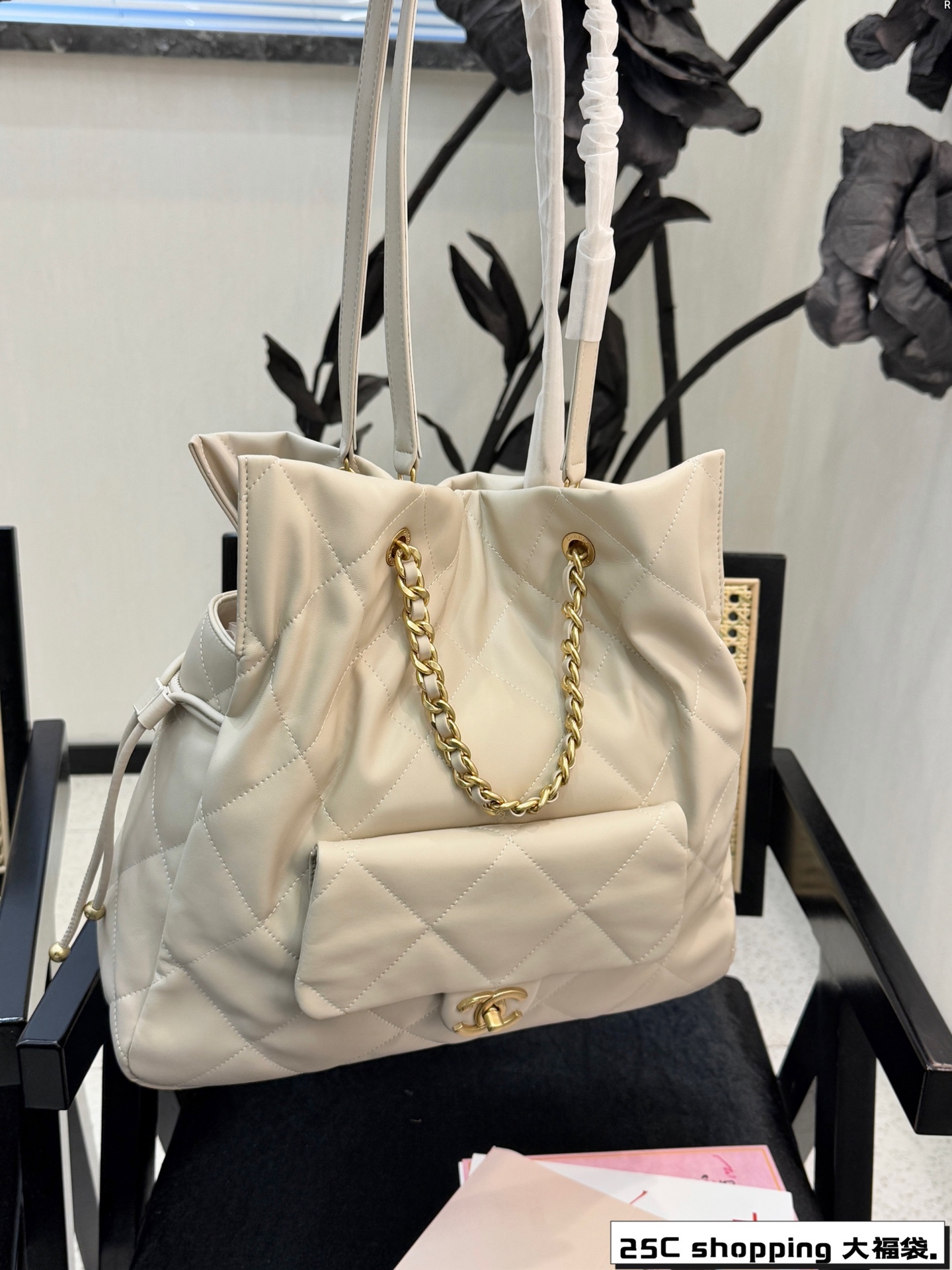 cc-new-arrival-25c-shopping-tote-bag-size-34-33-cm-1945