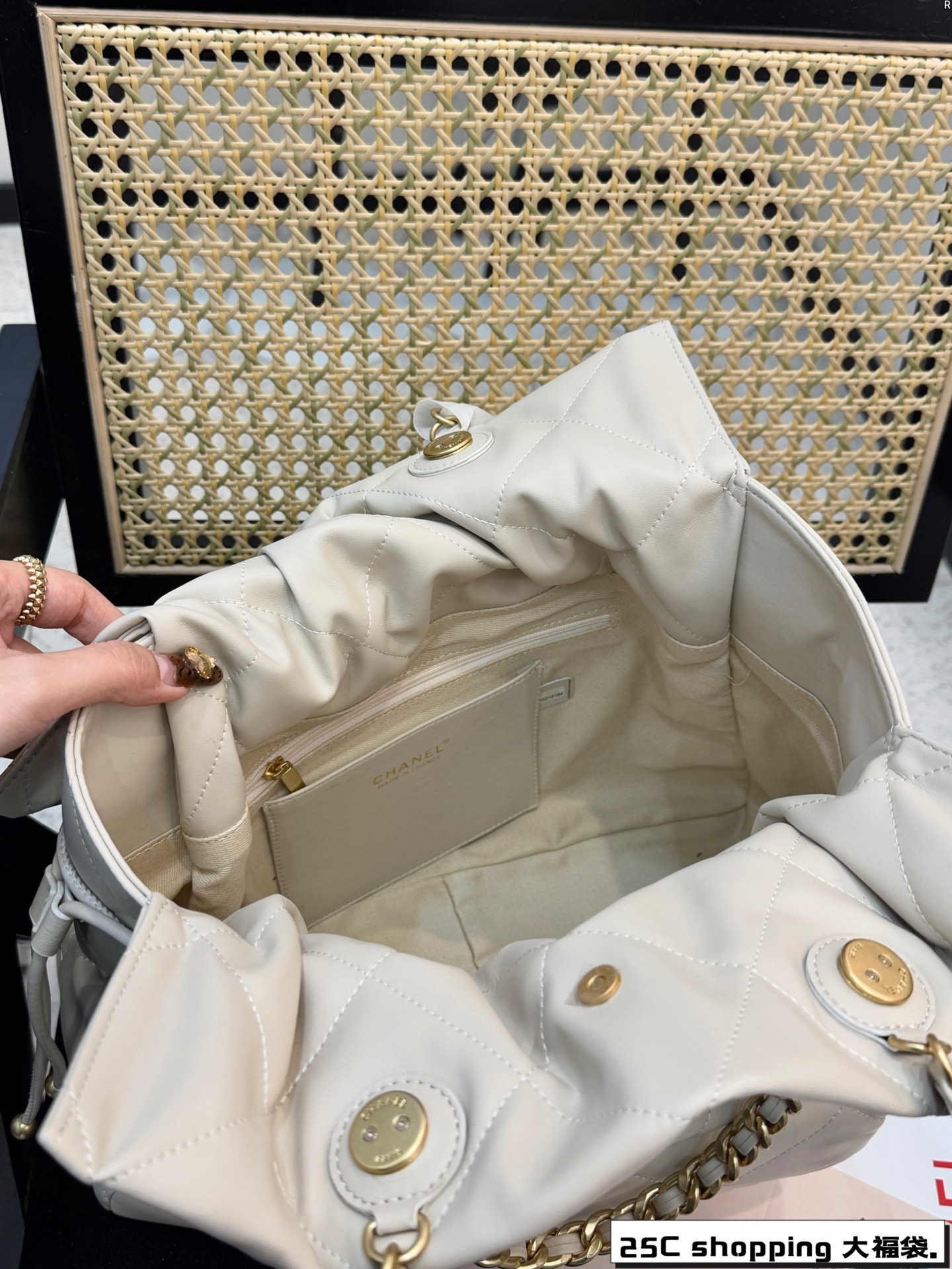 cc-new-arrival-25c-shopping-tote-bag-size-34-33-cm-1945