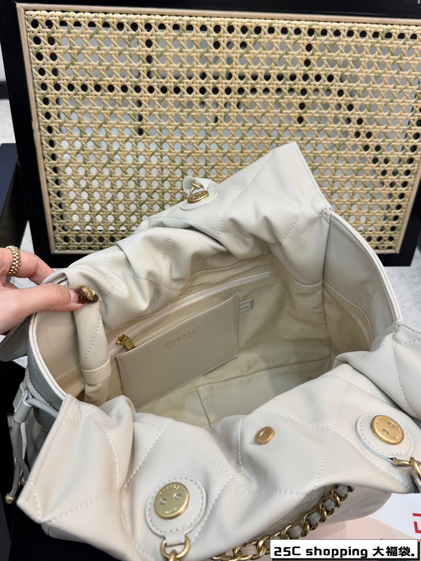 cc-new-arrival-25c-shopping-tote-bag-size-34-33-cm-1945