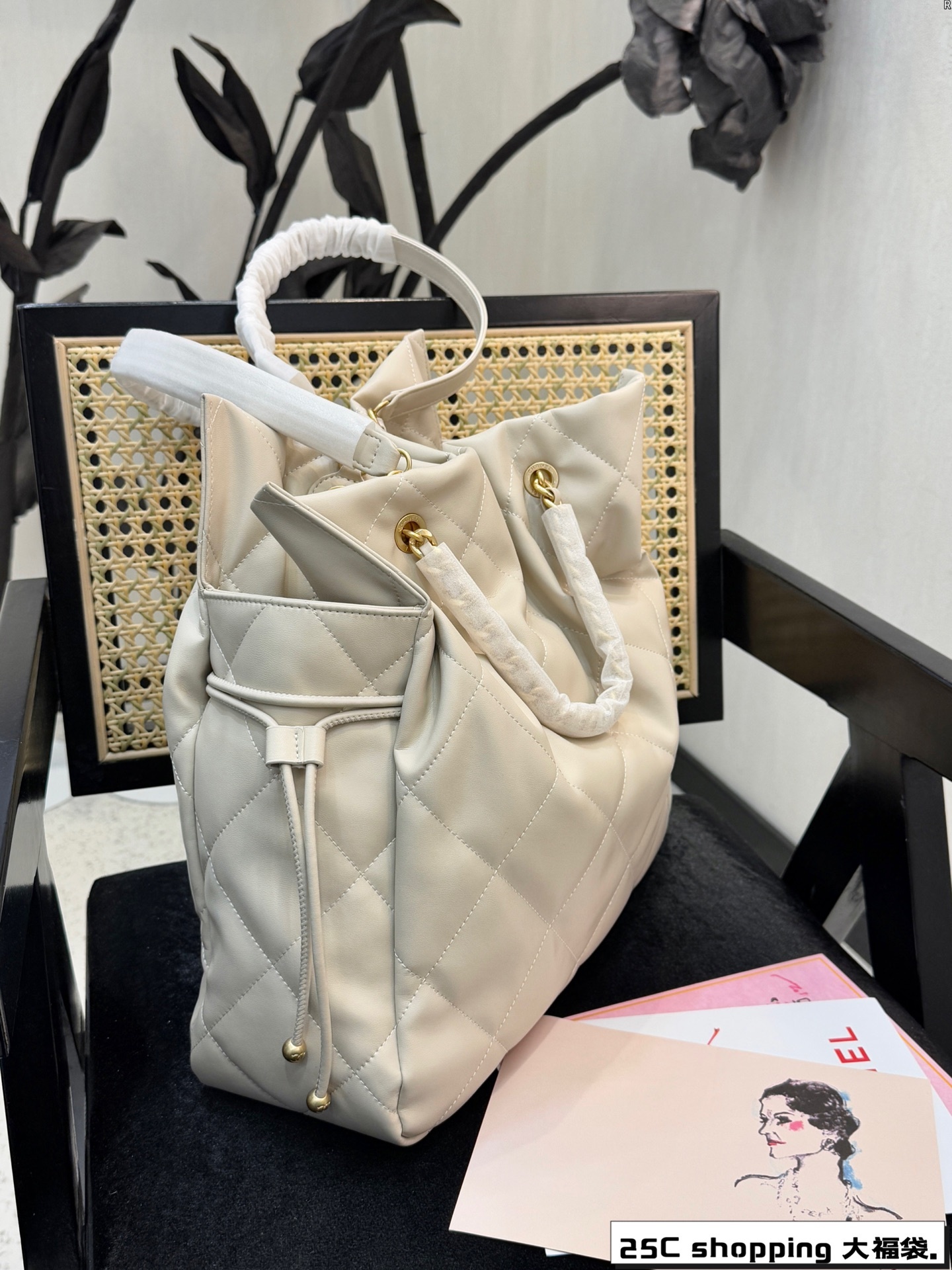 cc-new-arrival-25c-shopping-tote-bag-size-34-33-cm-1945